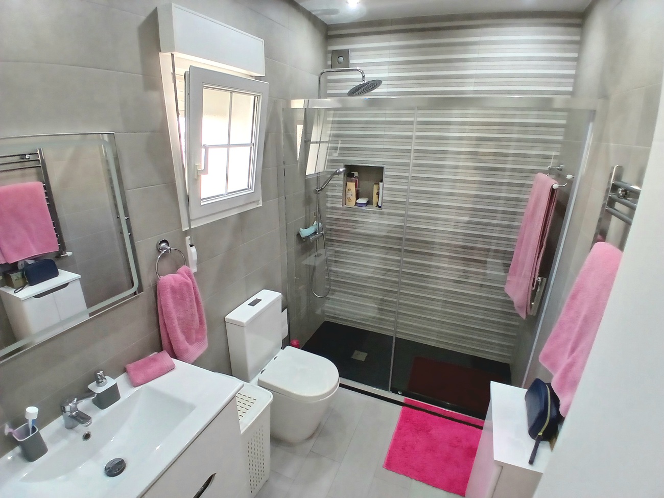 Pool area in villa for sale in Villamartin