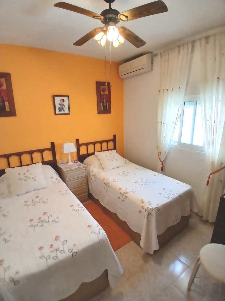 Bedroom in villa for sale in Villamartin