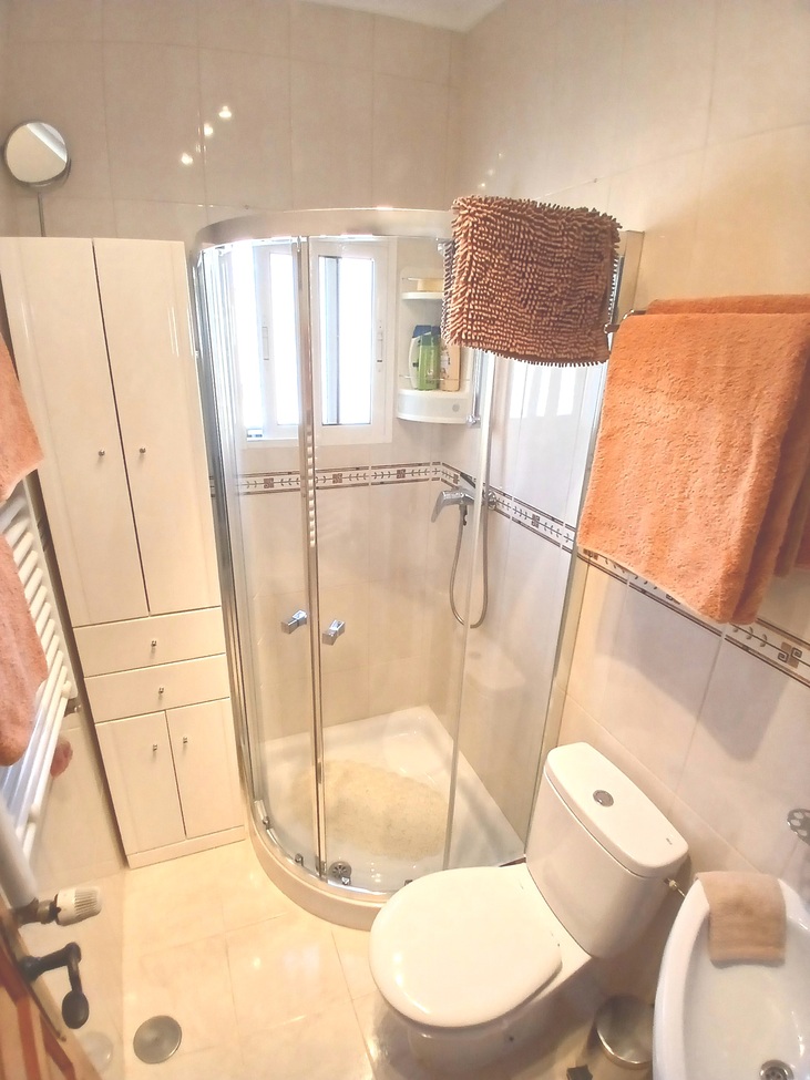 Master bedroom in villa for sale in Villamartin