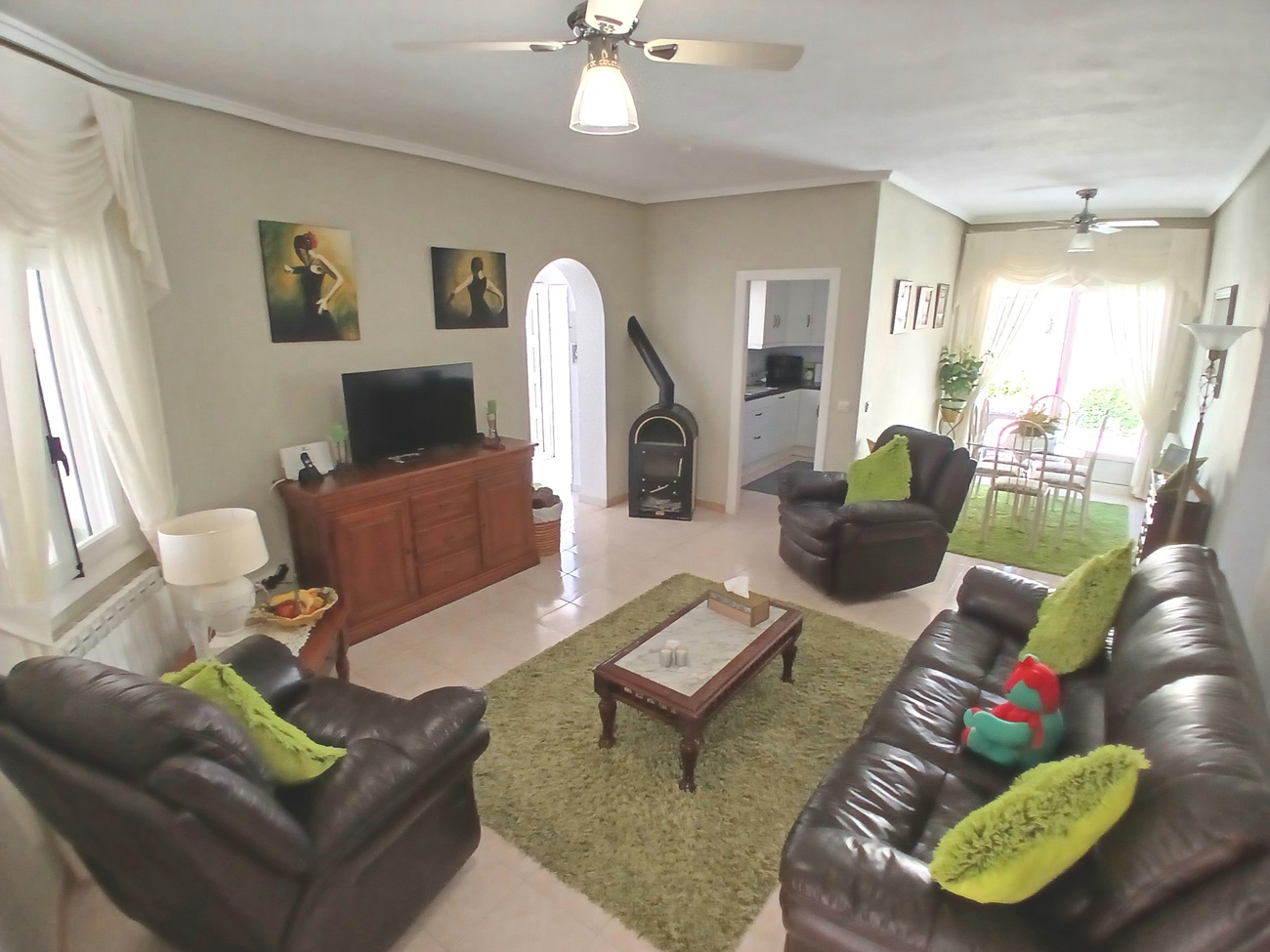 Dining area in villa for sale in Villamartin
