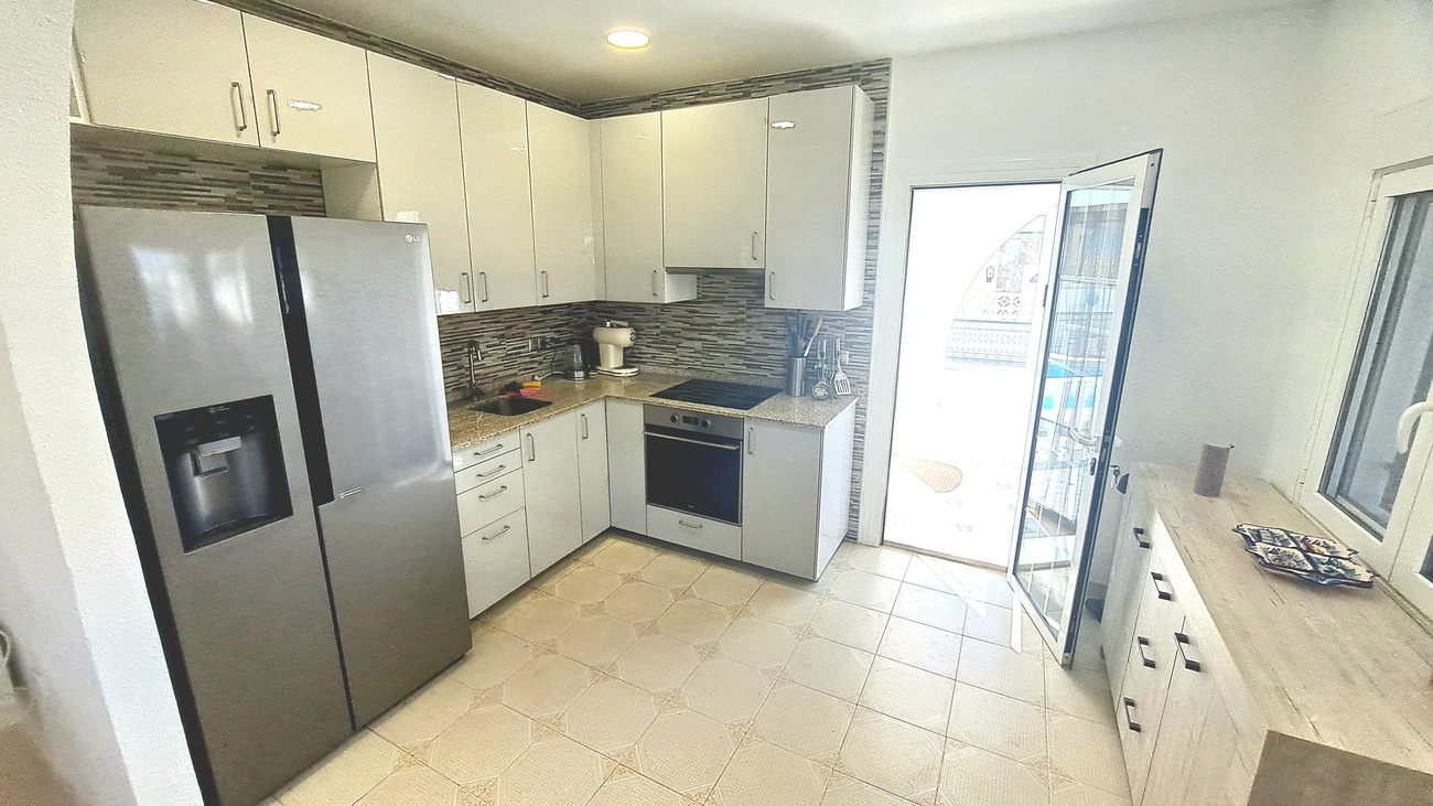 Dining area in villa for sale in San Miguel de Salinas