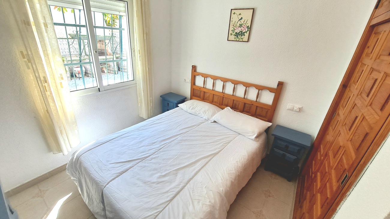 Garden in villa for sale in San Miguel de Salinas