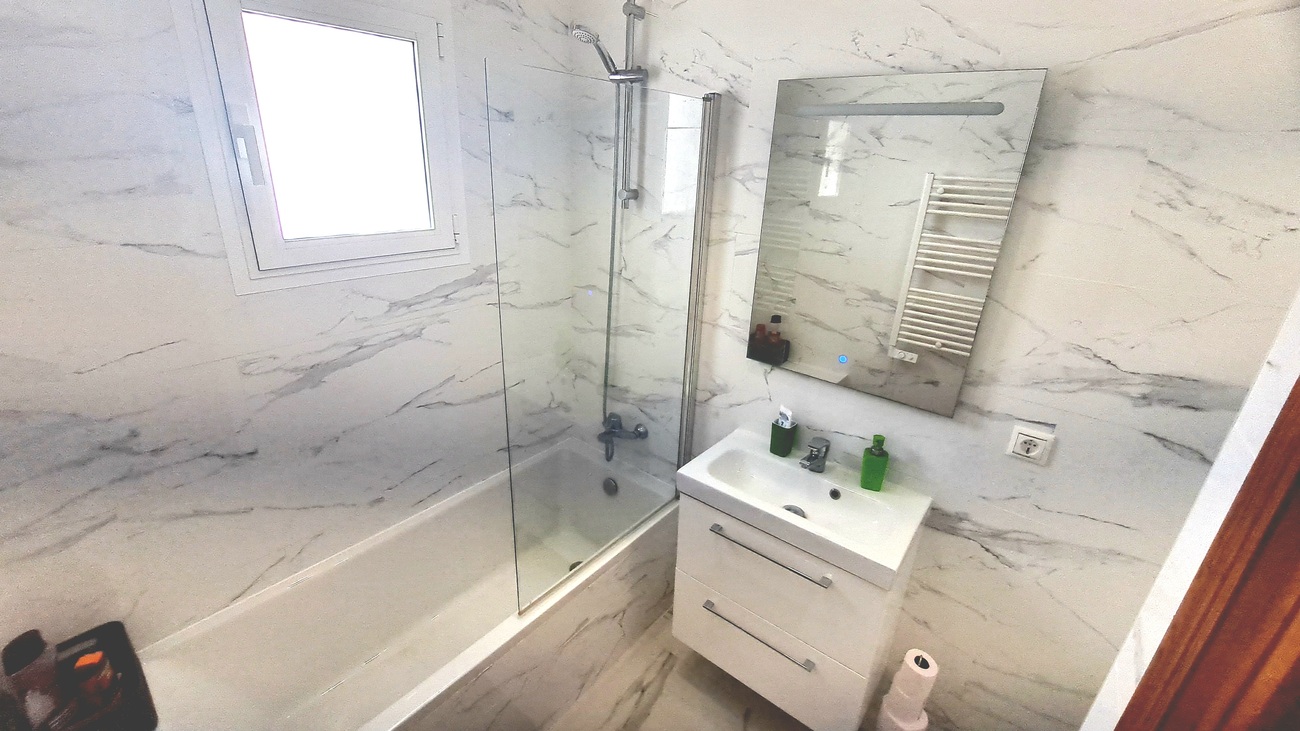 Bedroom in villa for sale in San Miguel de Salinas