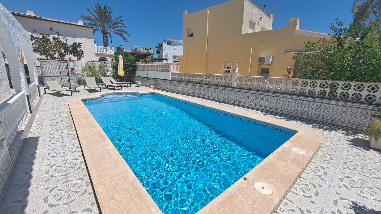 Terrace in villa for sale in San Miguel de Salinas