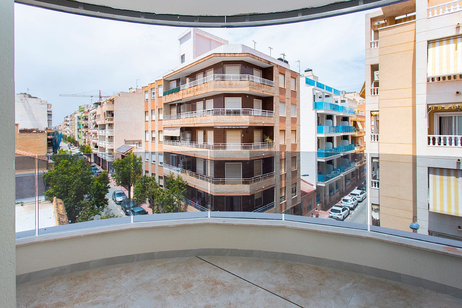 Bedroom in apartment for sale in Torrevieja