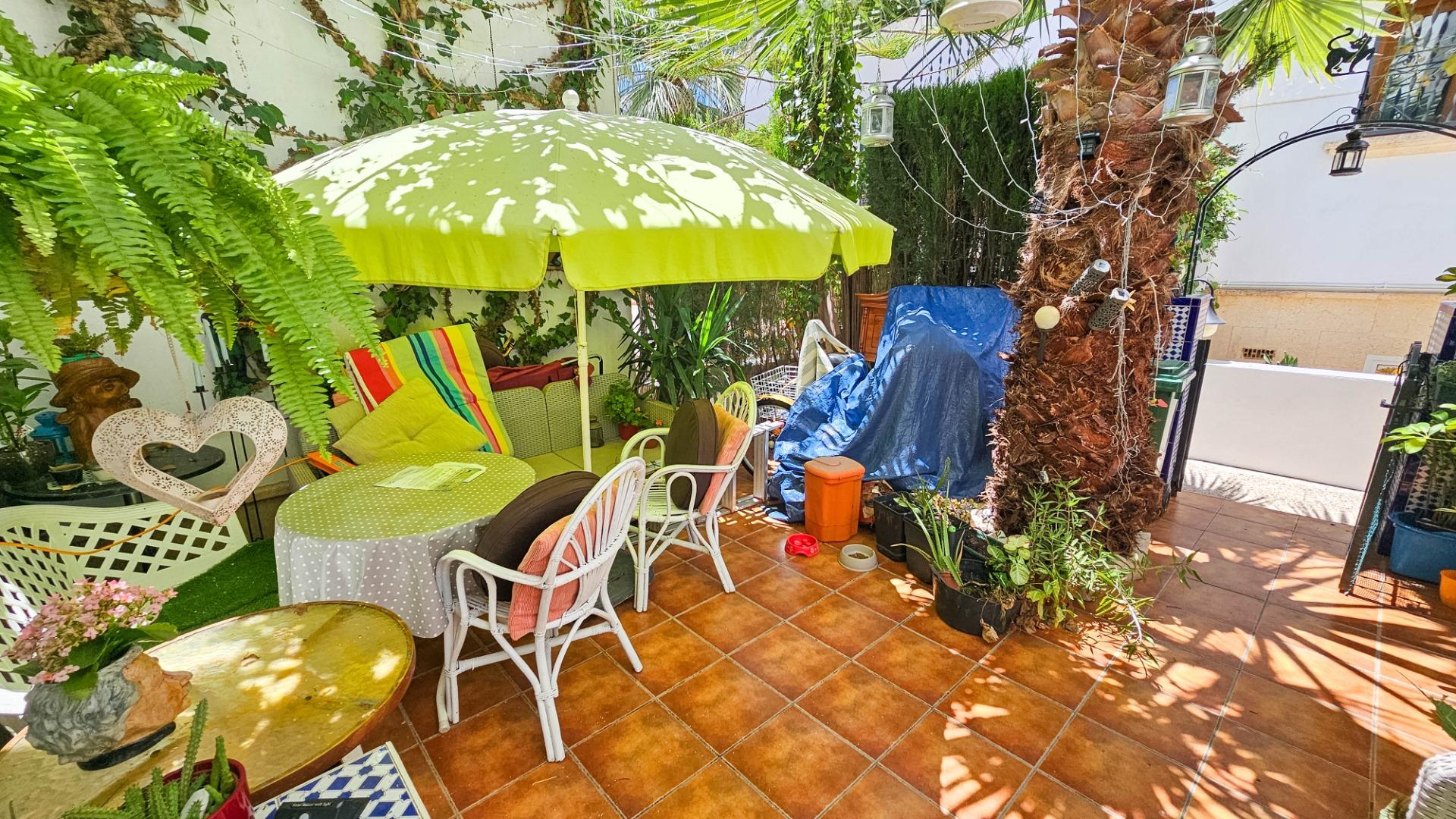 Garden in terraced for sale in Orihuela Costa