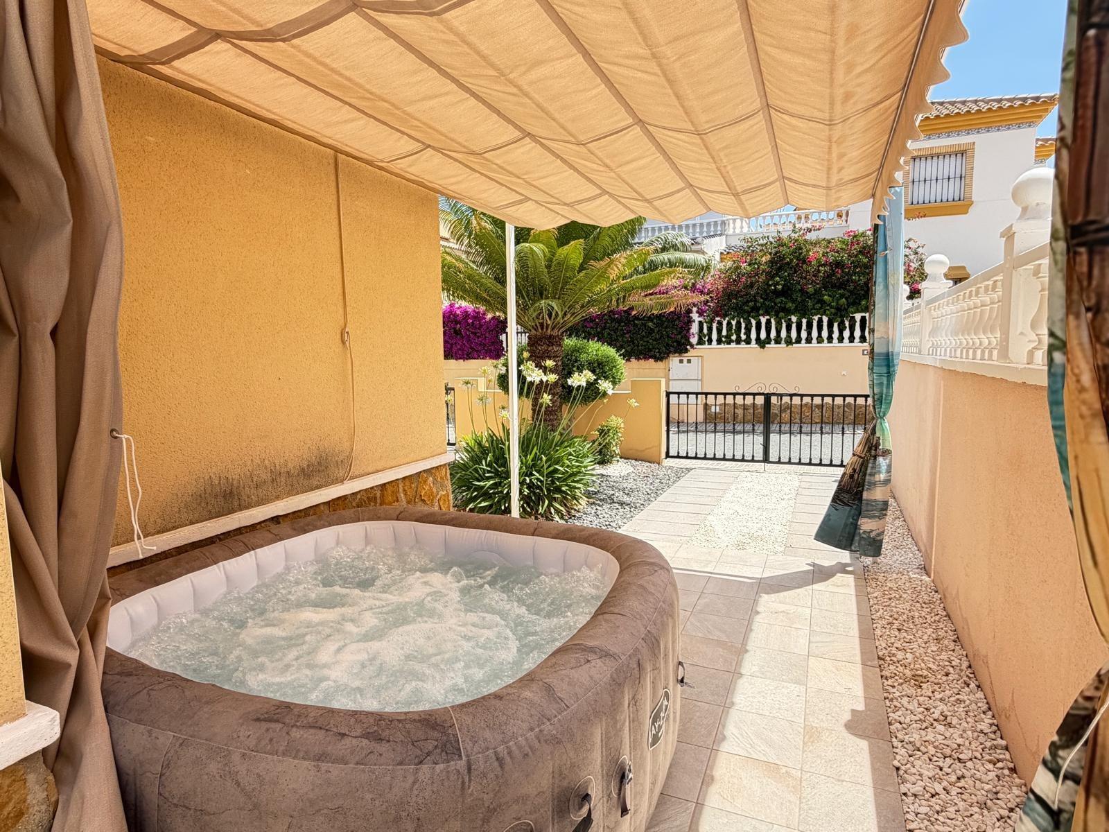 Garden in terraced for sale in Orihuela Costa