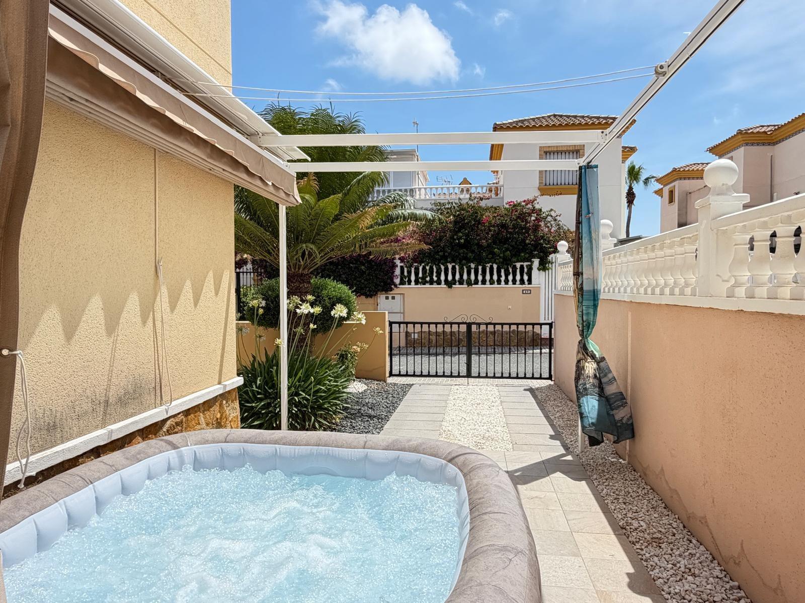 Dining area in terraced for sale in Orihuela Costa
