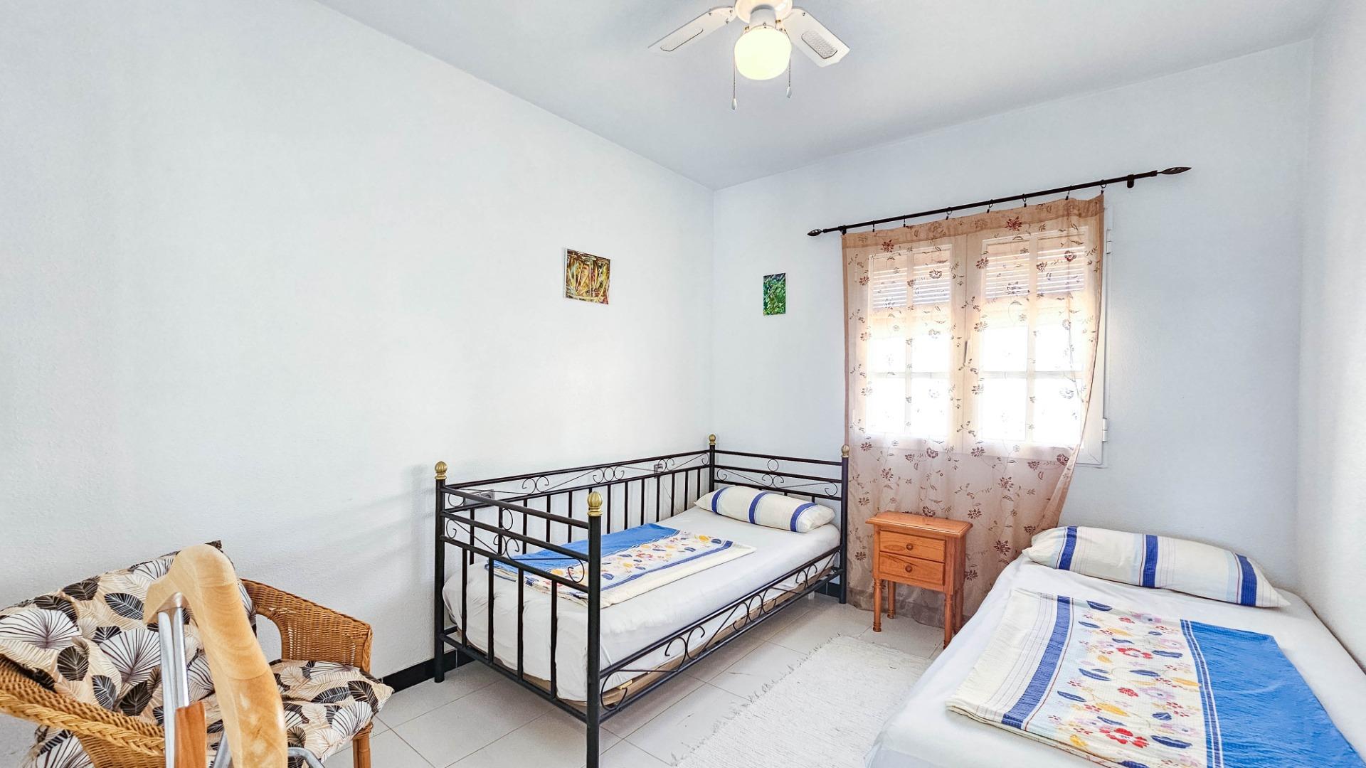 Garden in bungalow for sale in Orihuela Costa