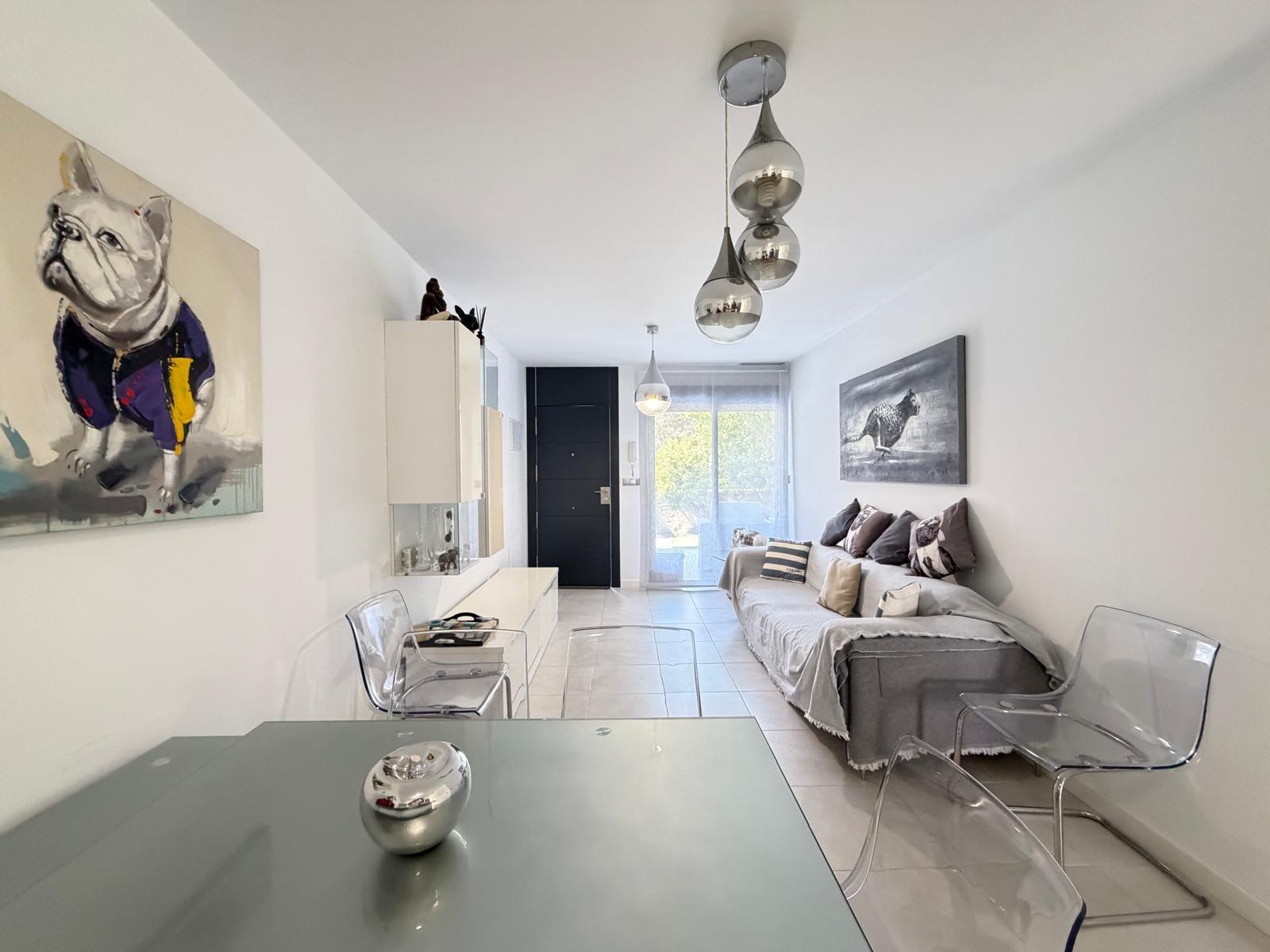 Garden in apartment for sale in Orihuela Costa