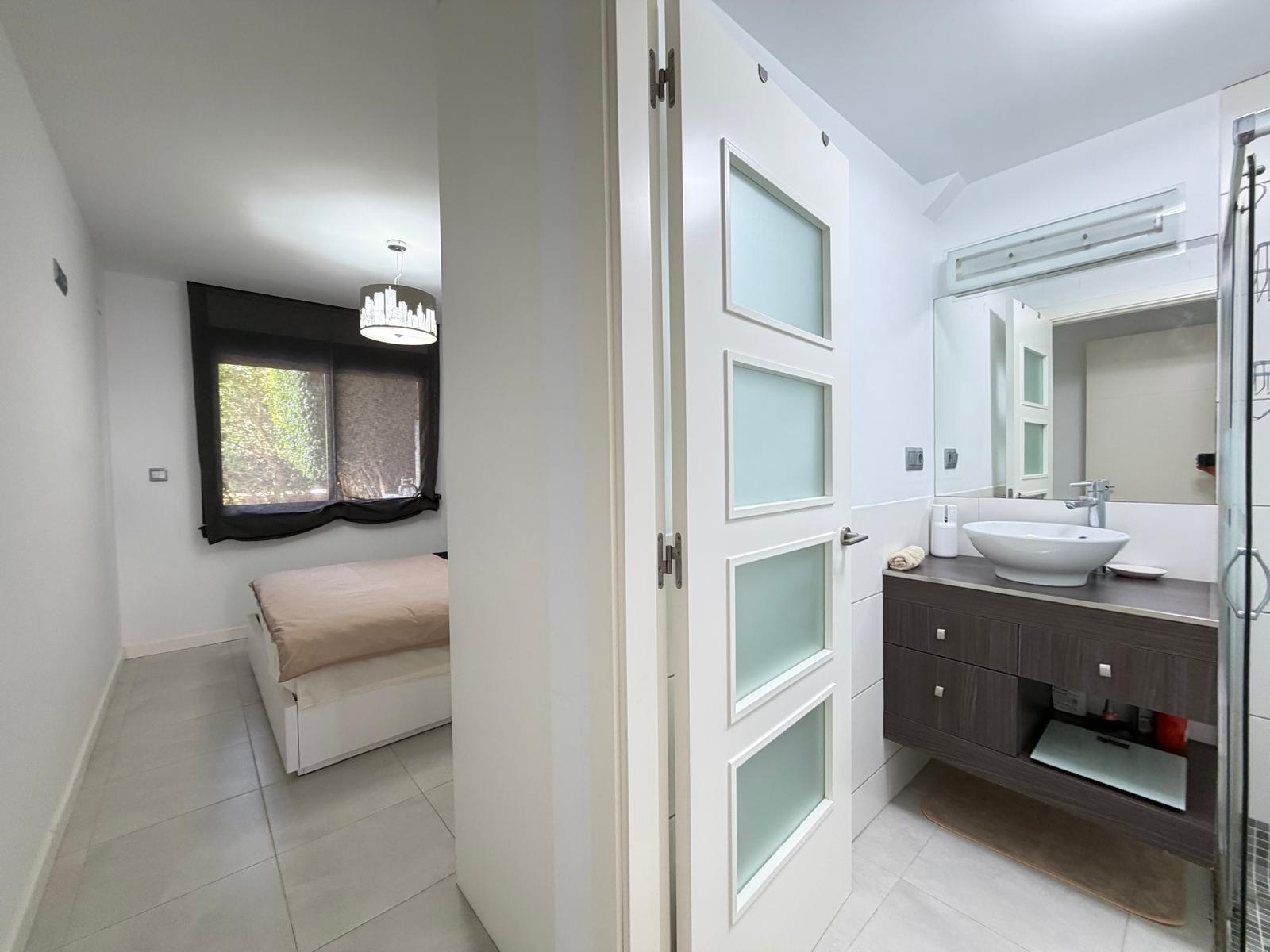 Bedroom in apartment for sale in Orihuela Costa
