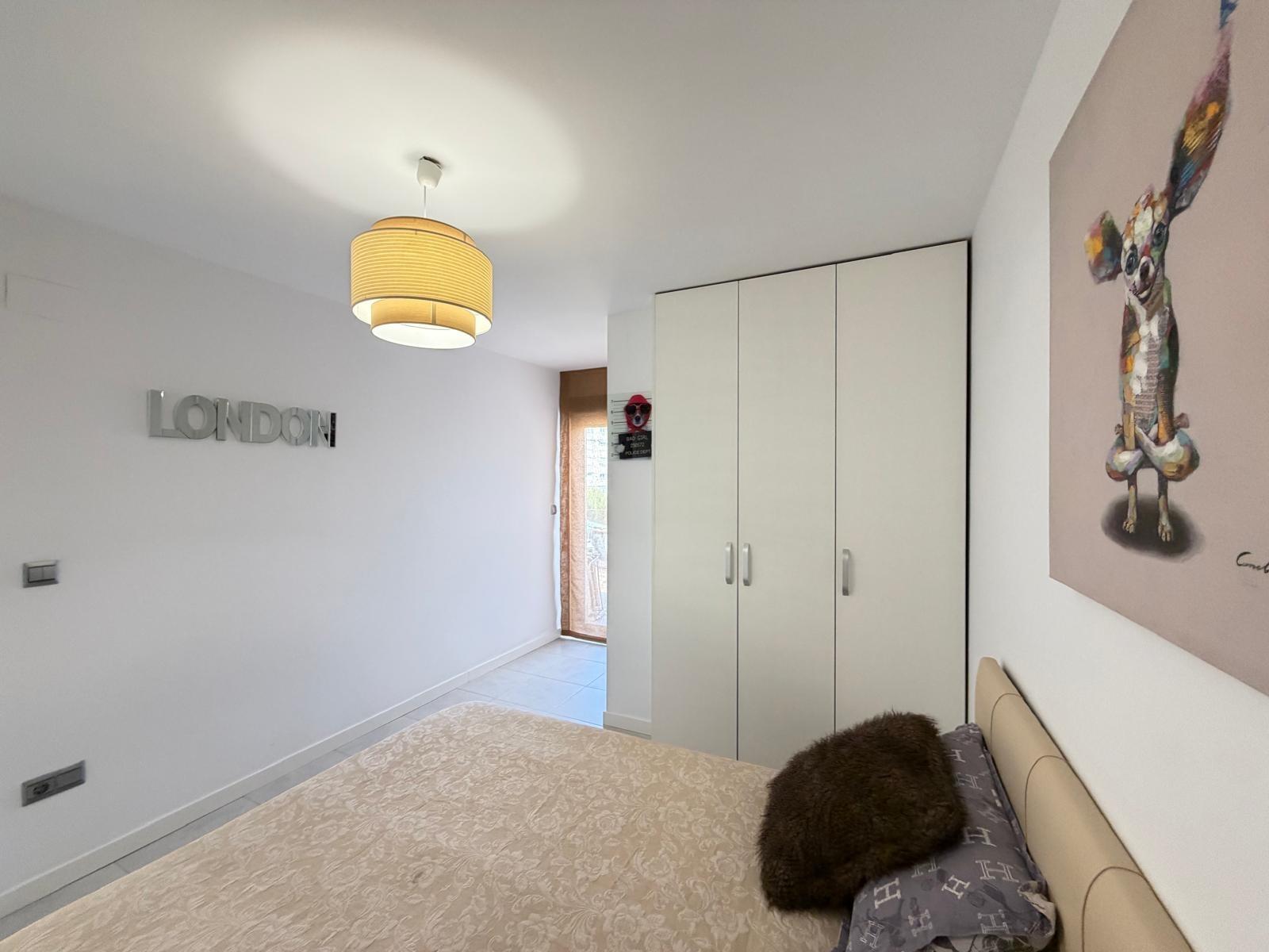 Bedroom in apartment for sale in Orihuela Costa