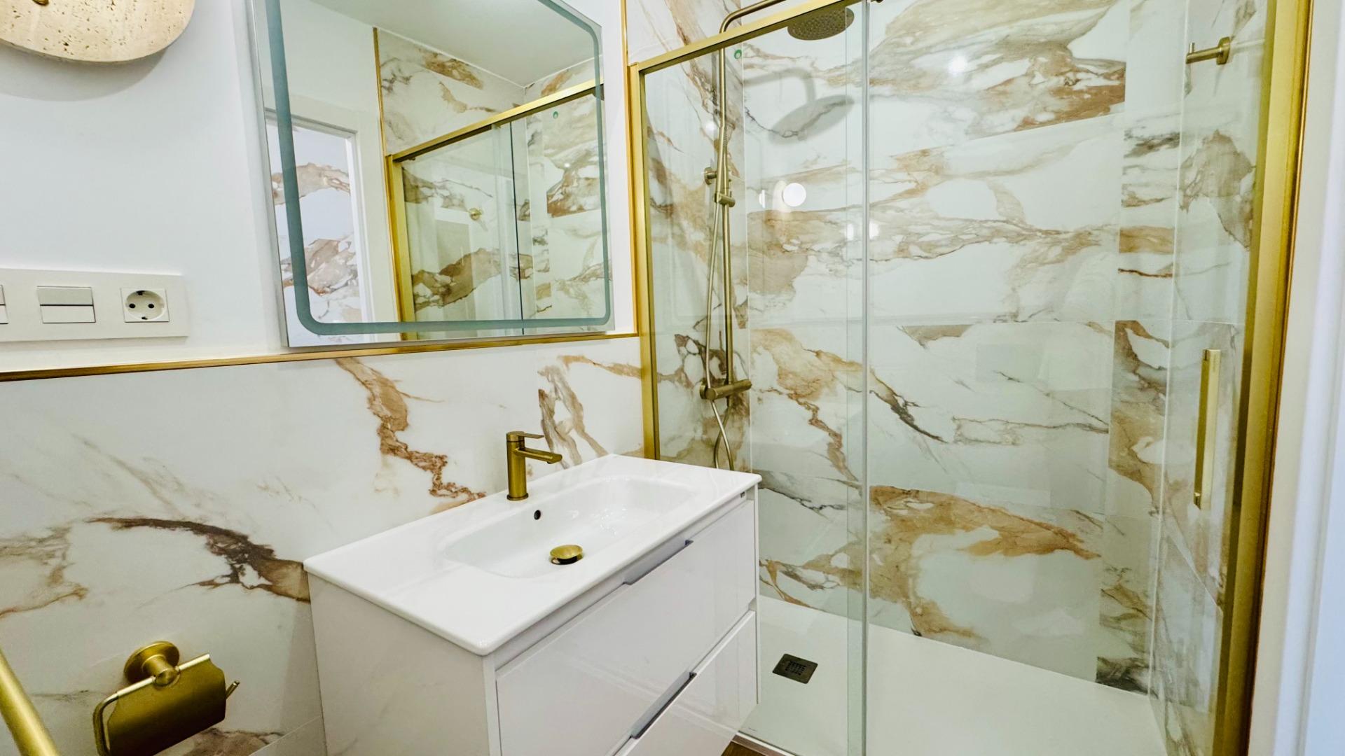 Garden in penthouse for sale in Torrevieja