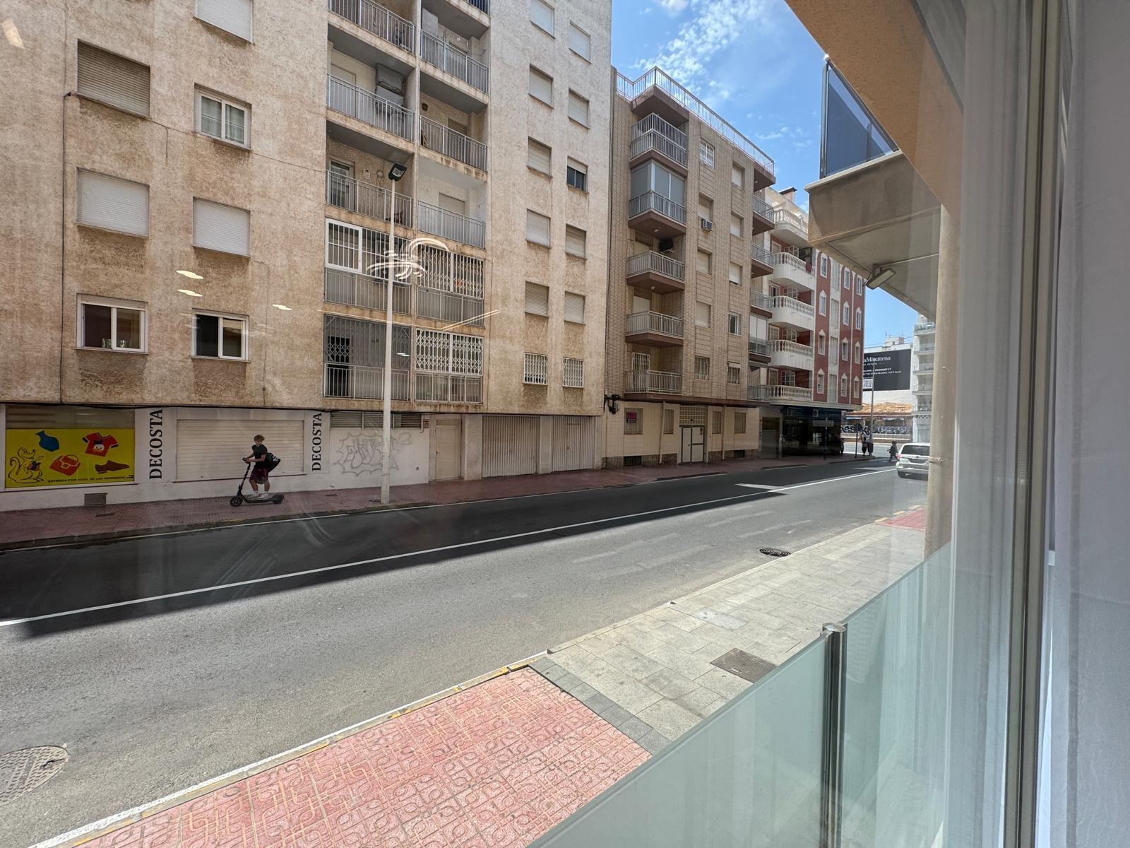 Bedroom in apartment for sale in Torrevieja