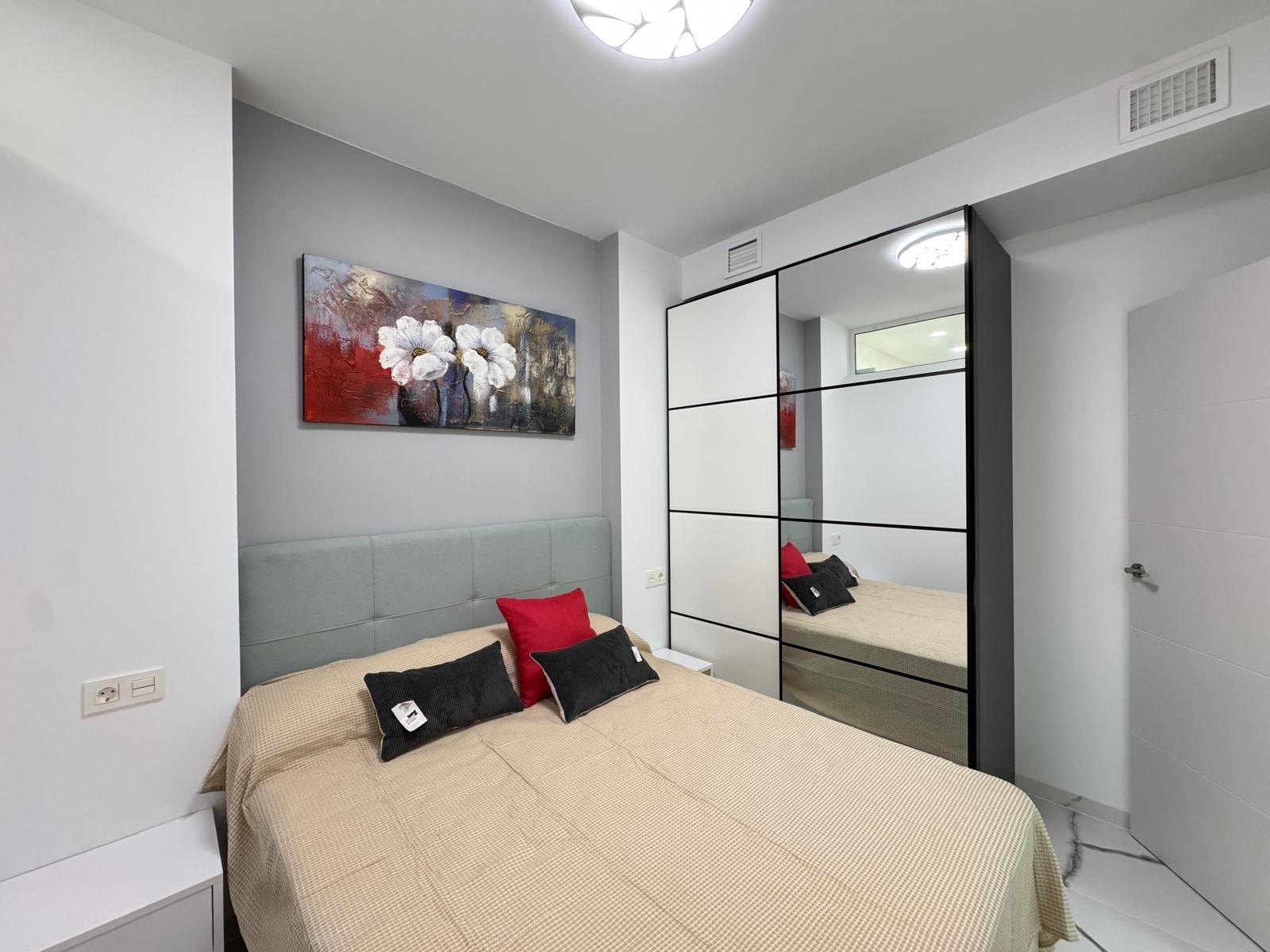 Bedroom in apartment for sale in Torrevieja