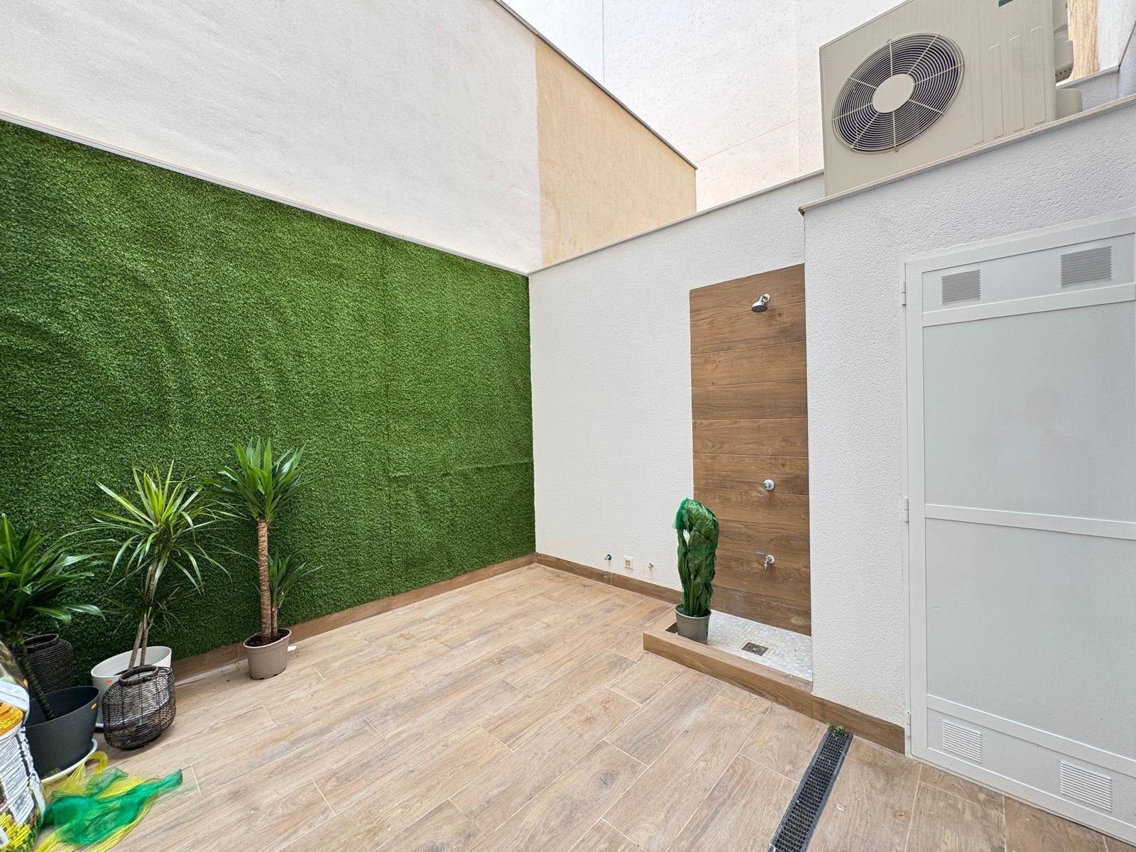 Garden in apartment for sale in Torrevieja