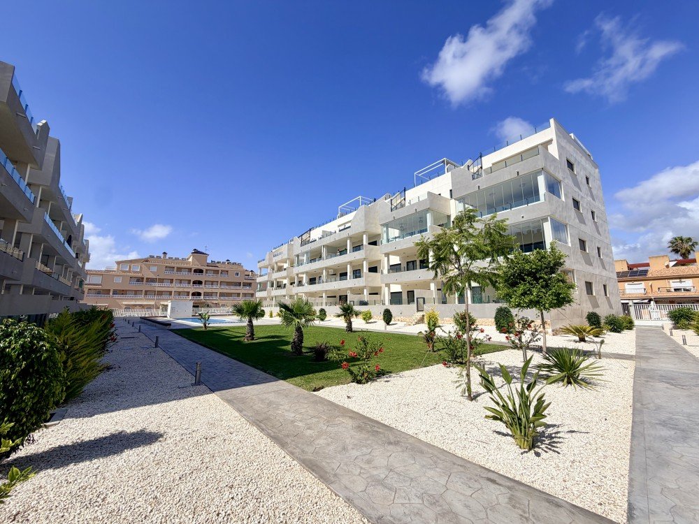 Bathroom in apartment for sale in Orihuela Costa