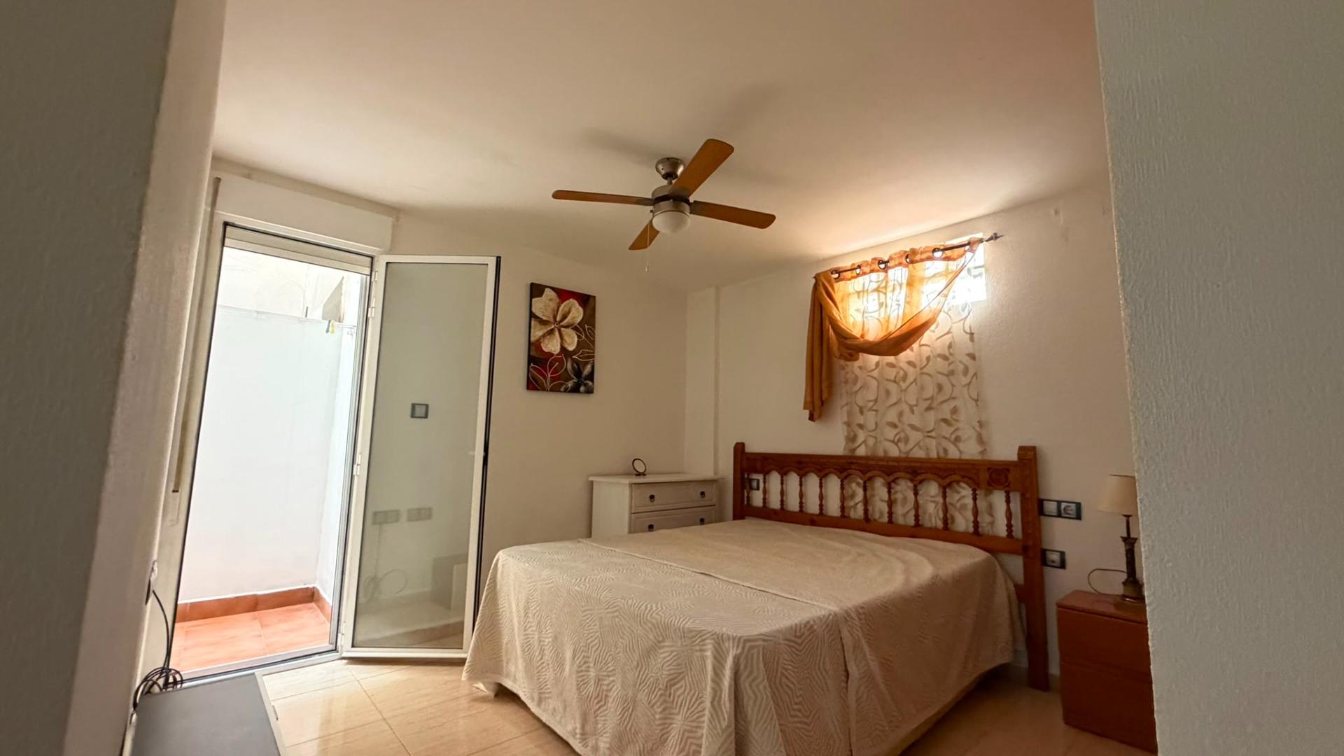 Bedroom in apartment for sale in Torrevieja