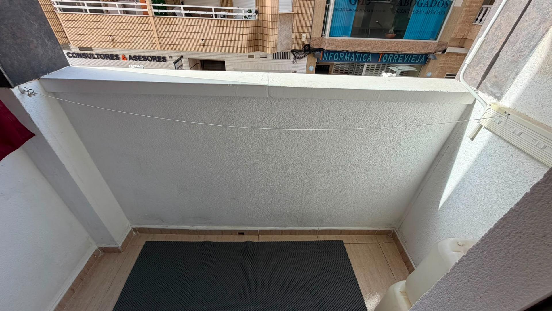 Bedroom in apartment for sale in Torrevieja