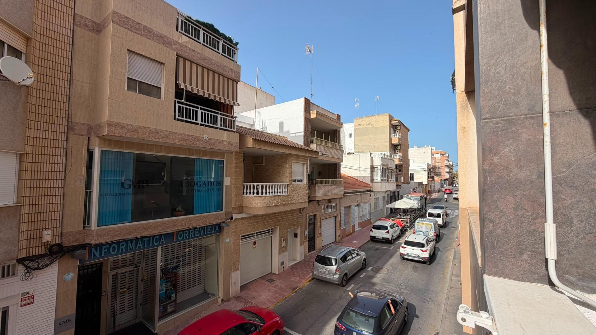 Master bedroom in apartment for sale in Torrevieja