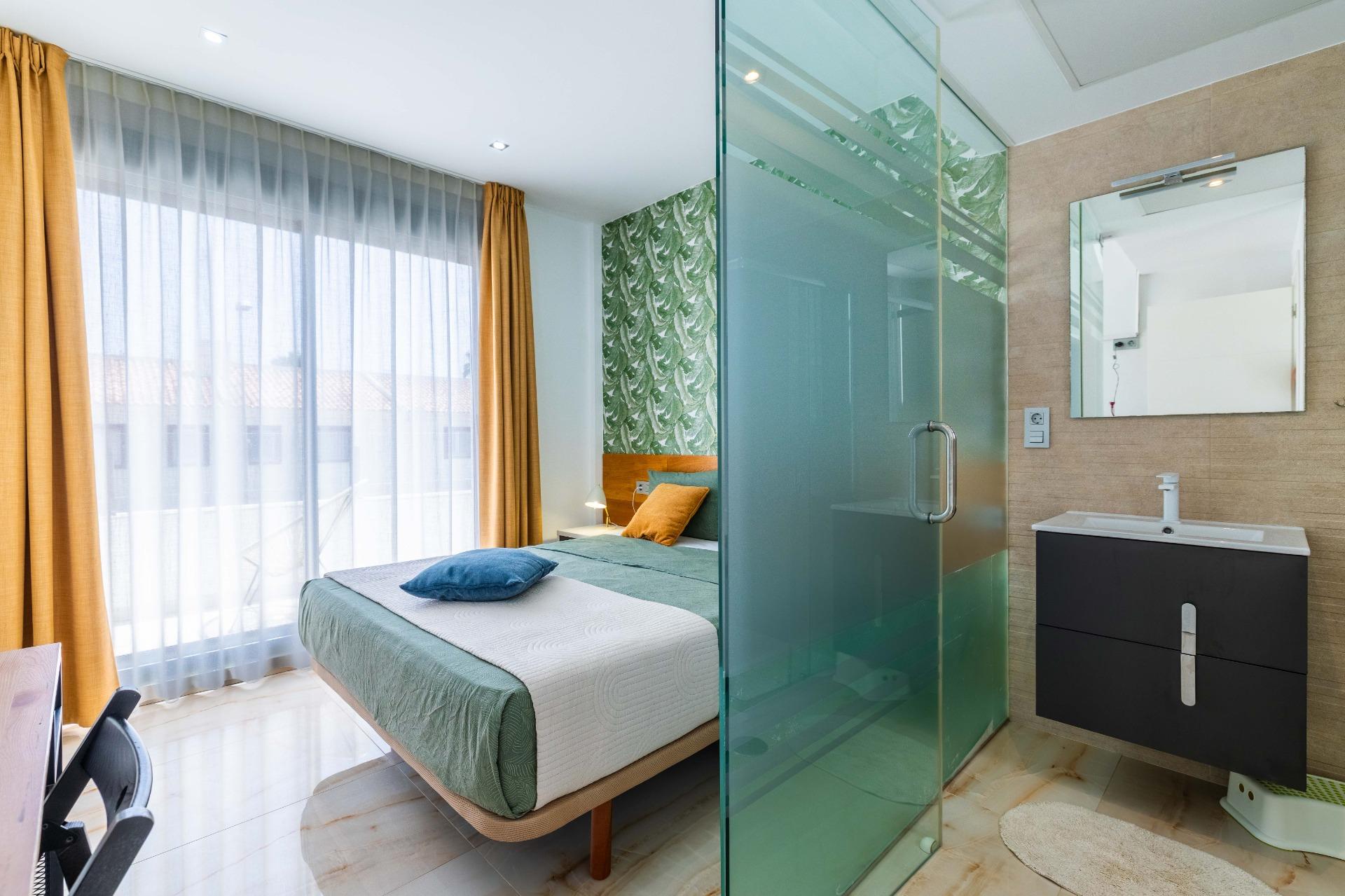 Bedroom in villa for sale in Rojales