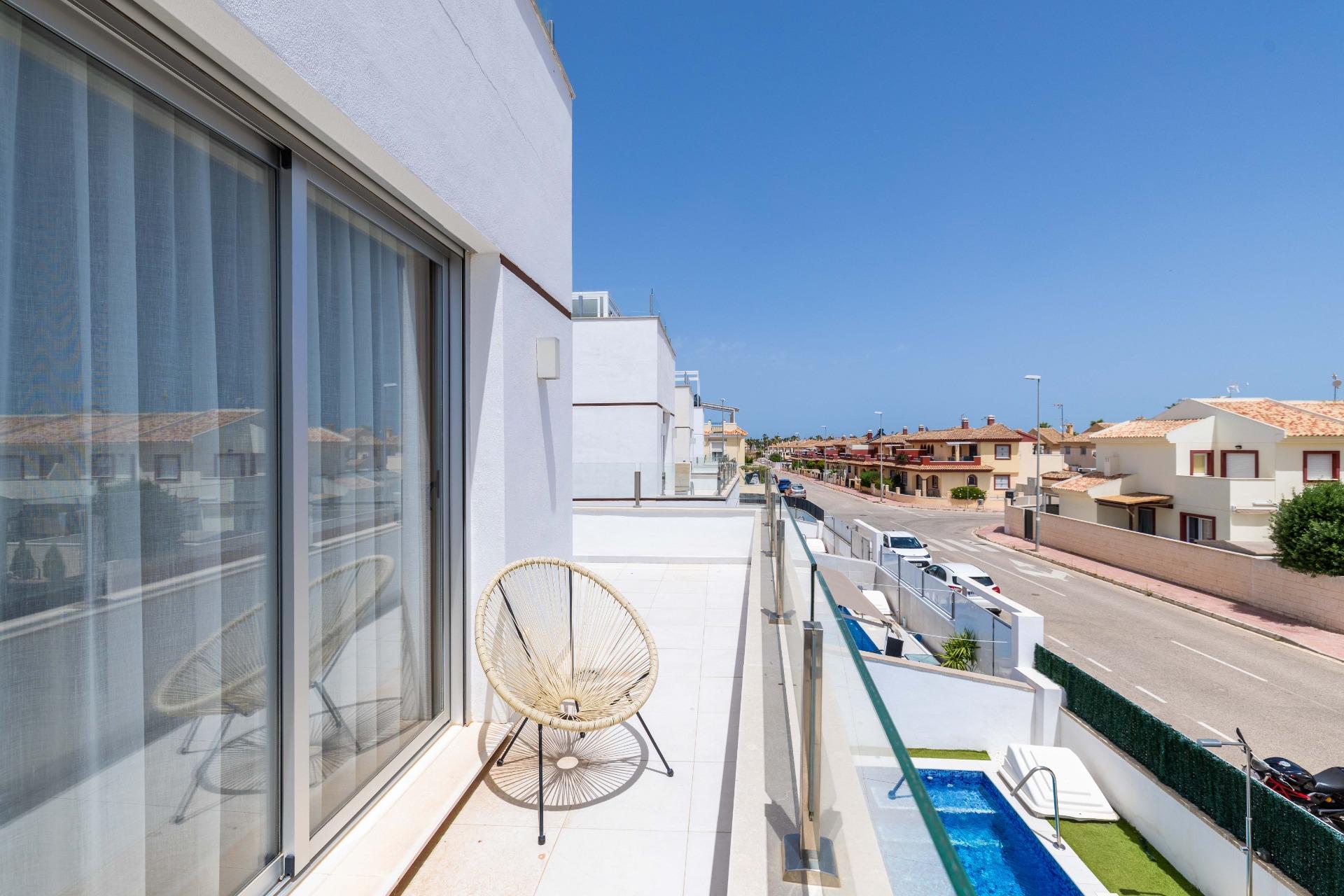 Terrace in villa for sale in Rojales
