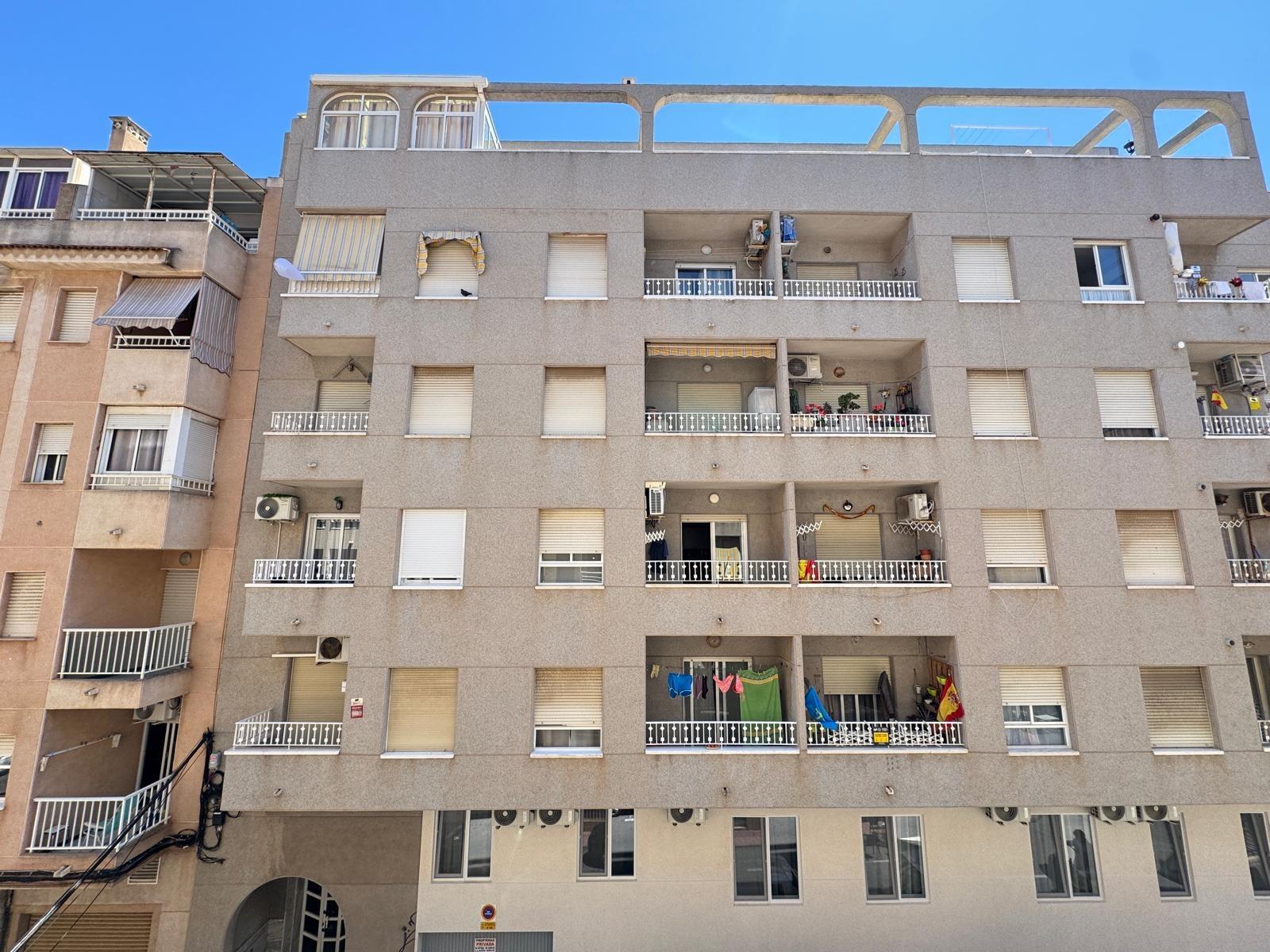 Bedroom in apartment for sale in Torrevieja