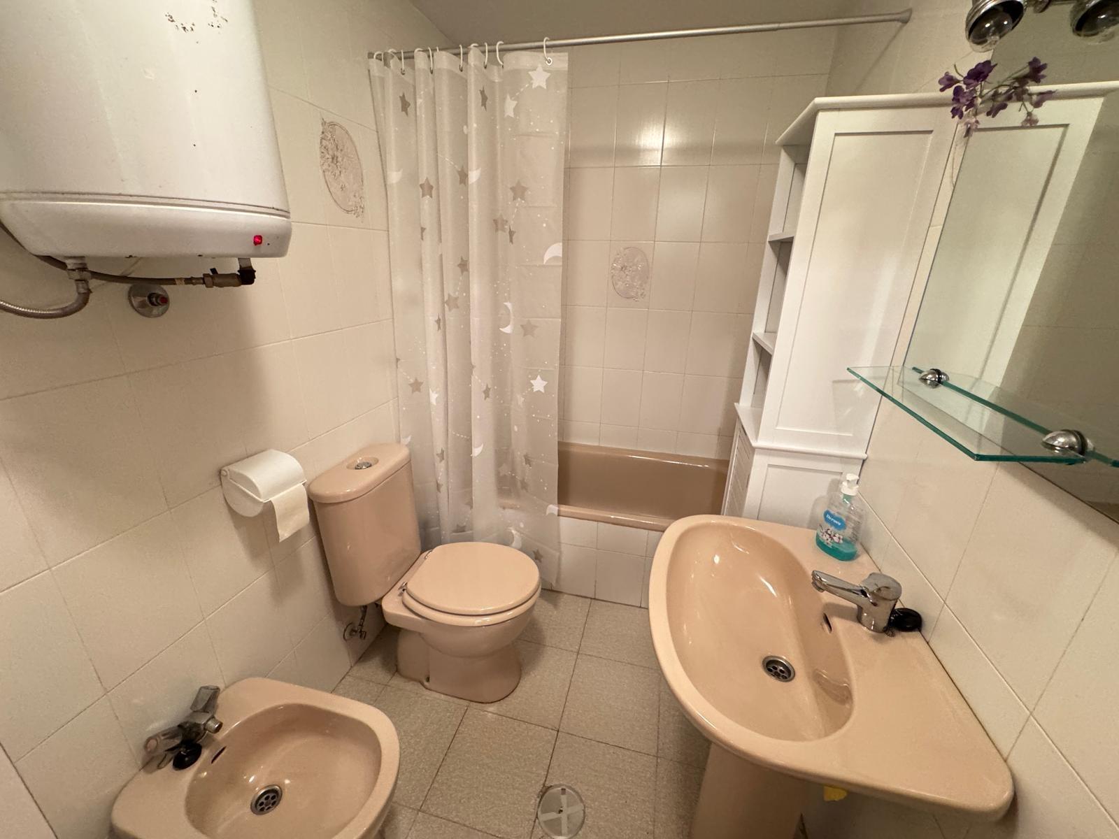 Master bedroom in apartment for sale in Torrevieja