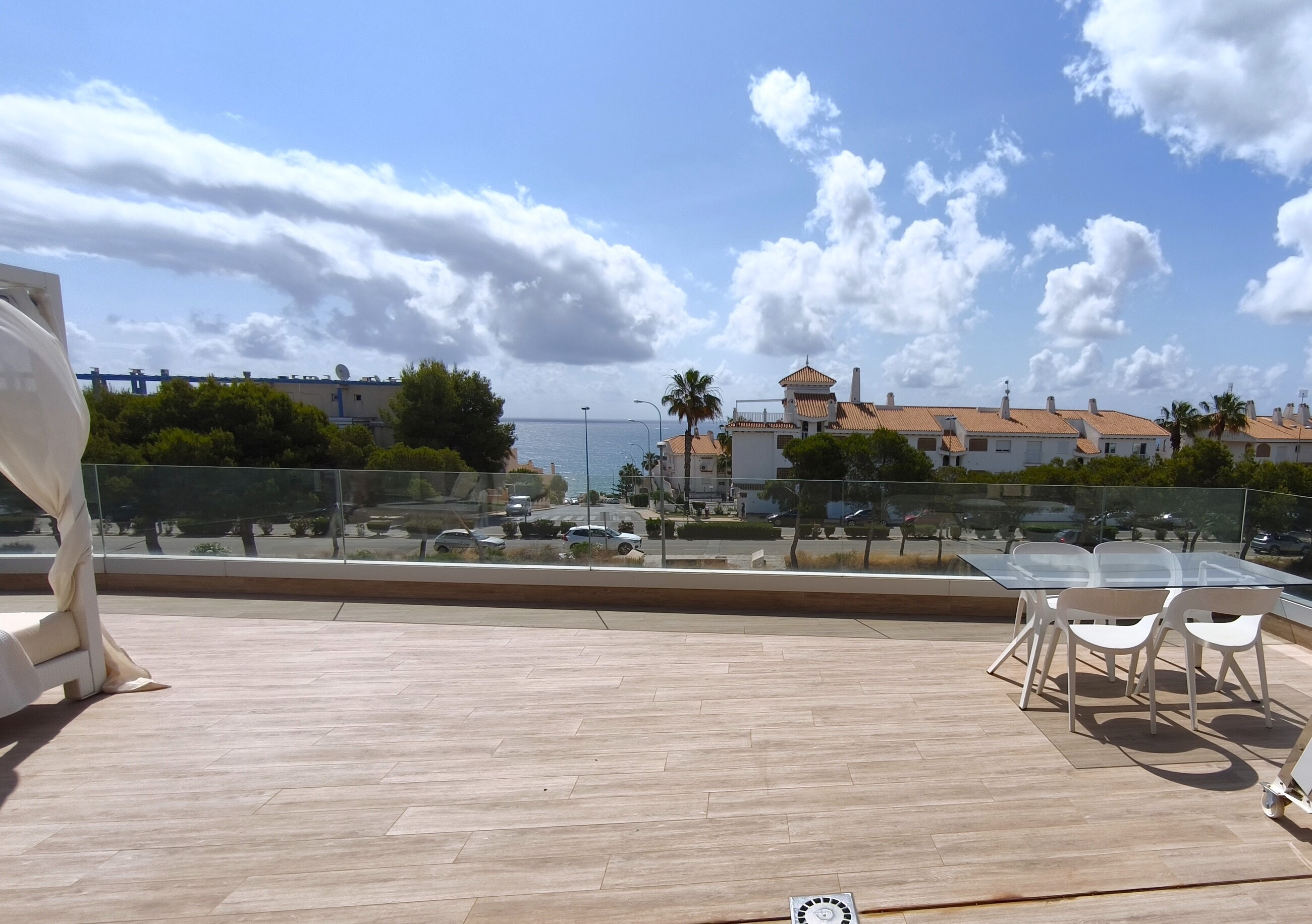 Dining area in villa for sale in Orihuela Costa