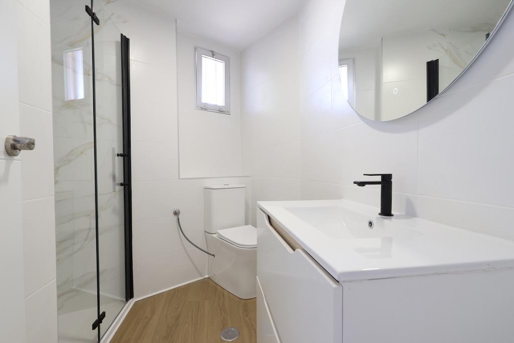 Bedroom in apartment for sale in Orihuela Costa