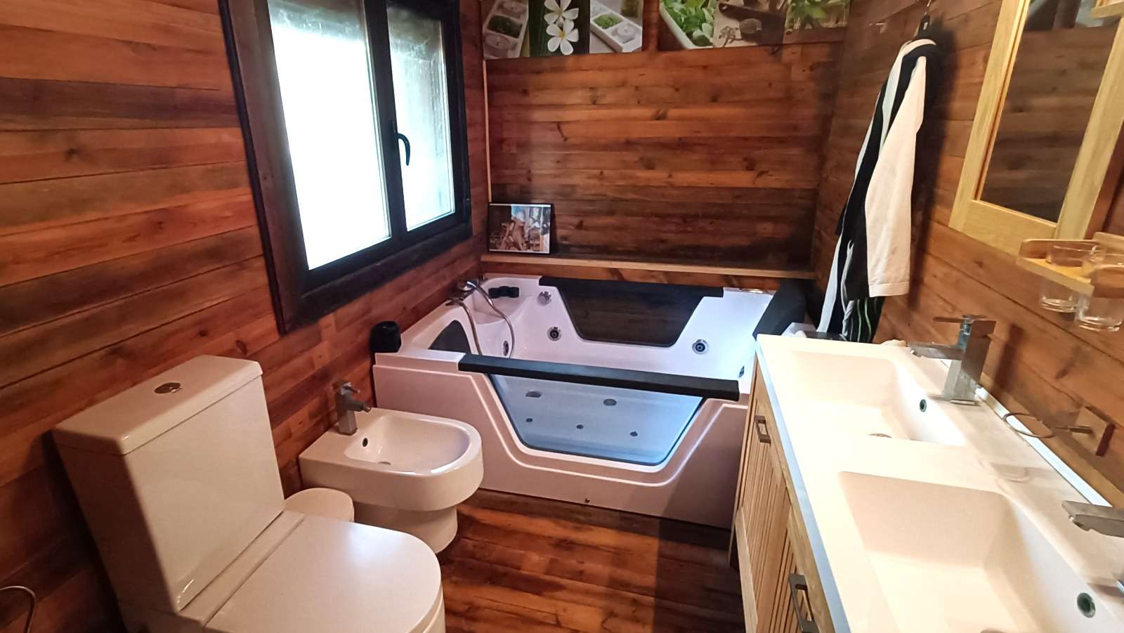 Master bedroom in finca for sale in Gea Y Truyols