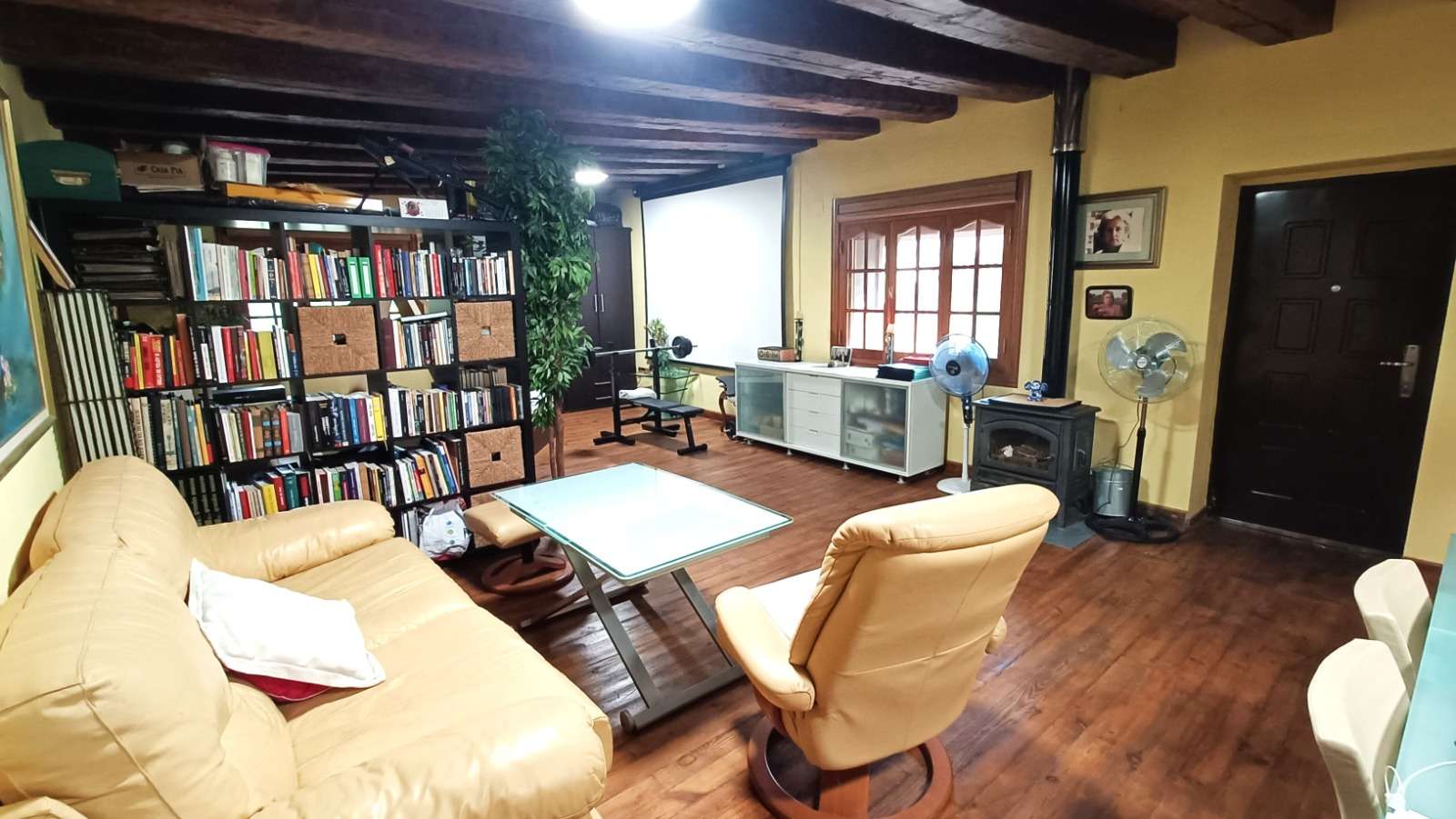 Bedroom in finca for sale in Gea Y Truyols