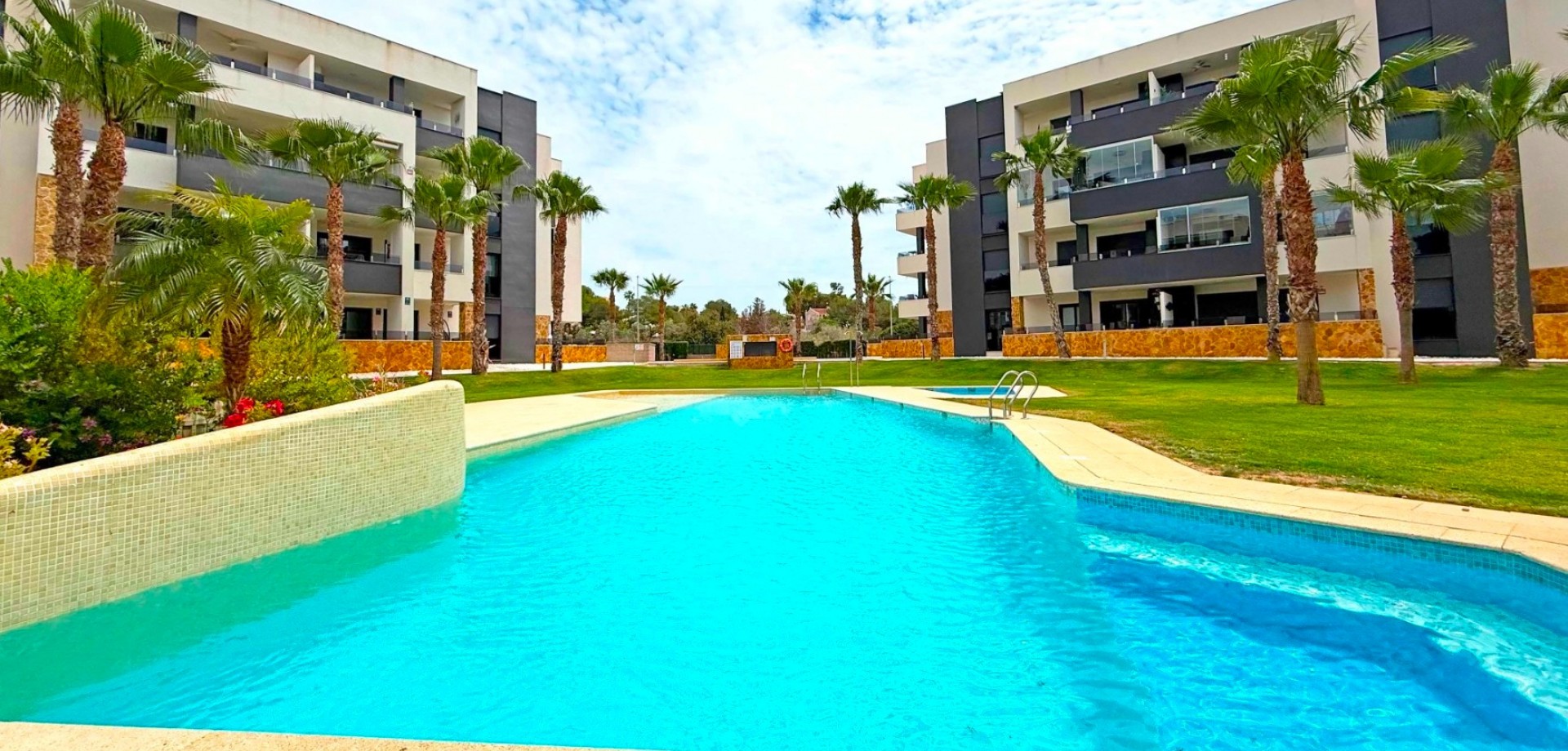 Dining area in apartment for sale in Orihuela Costa