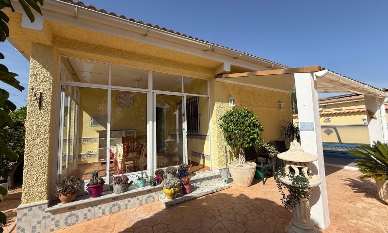 Bedroom in villa for sale in Pinar de Campoverde