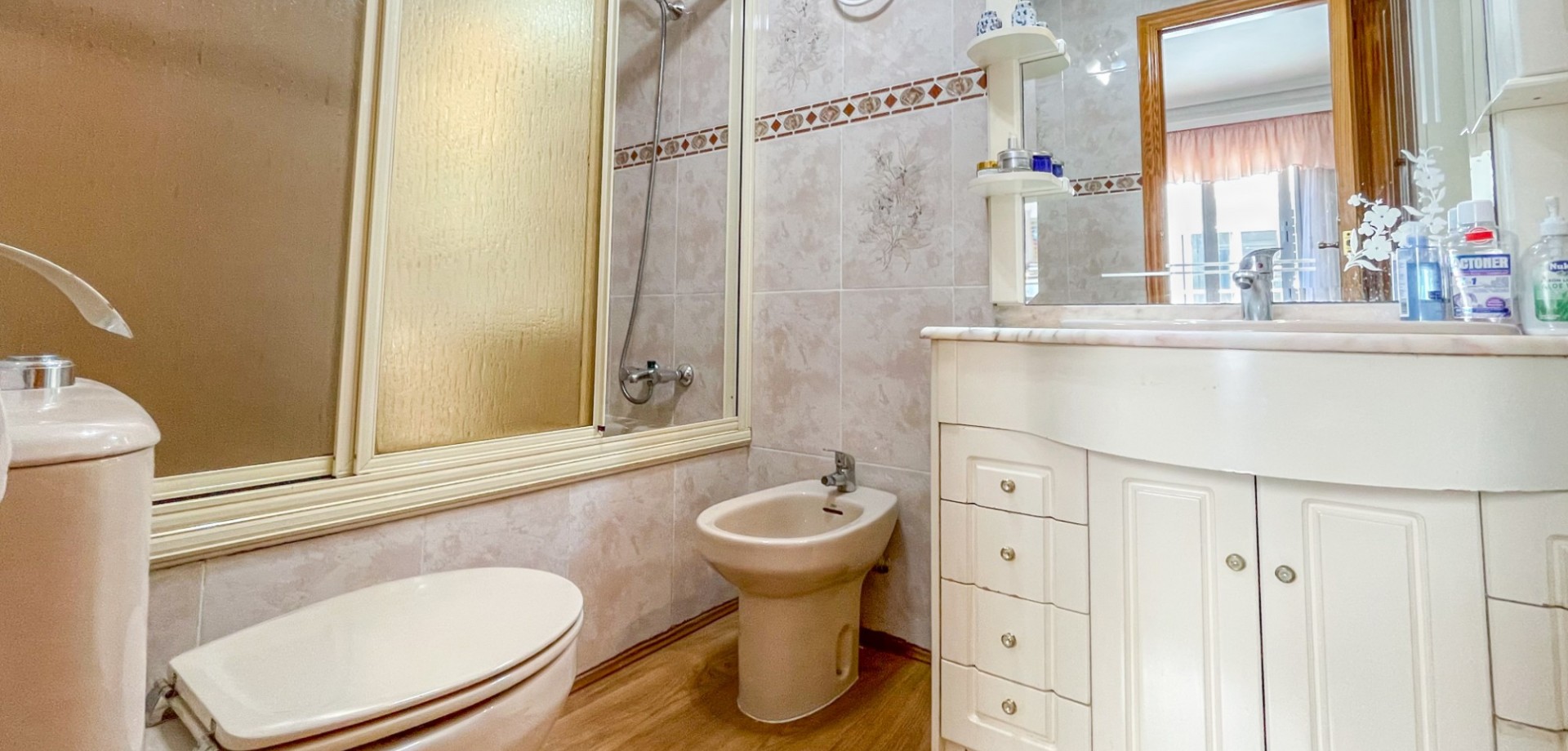 Living room in apartment for sale in Torrevieja