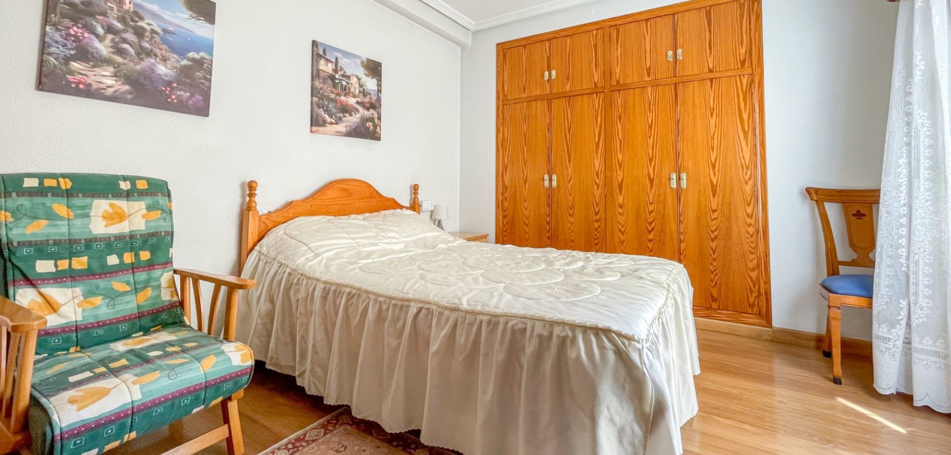 Master bedroom in apartment for sale in Torrevieja