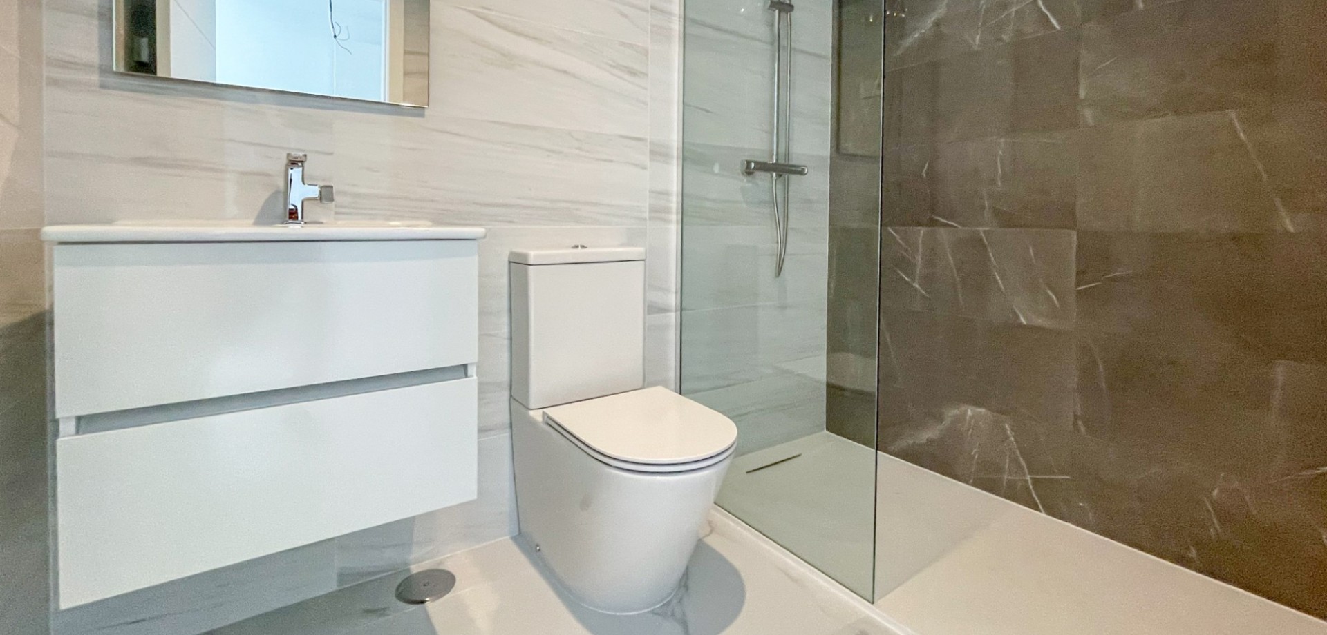 Bathroom in apartment for sale in Orihuela Costa