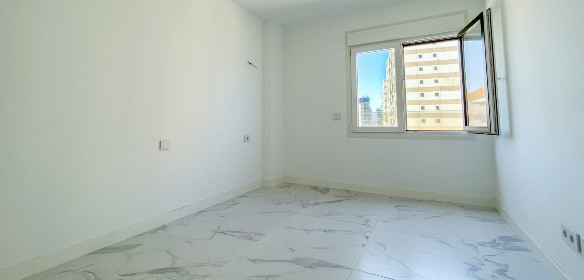 Bedroom in apartment for sale in Orihuela Costa