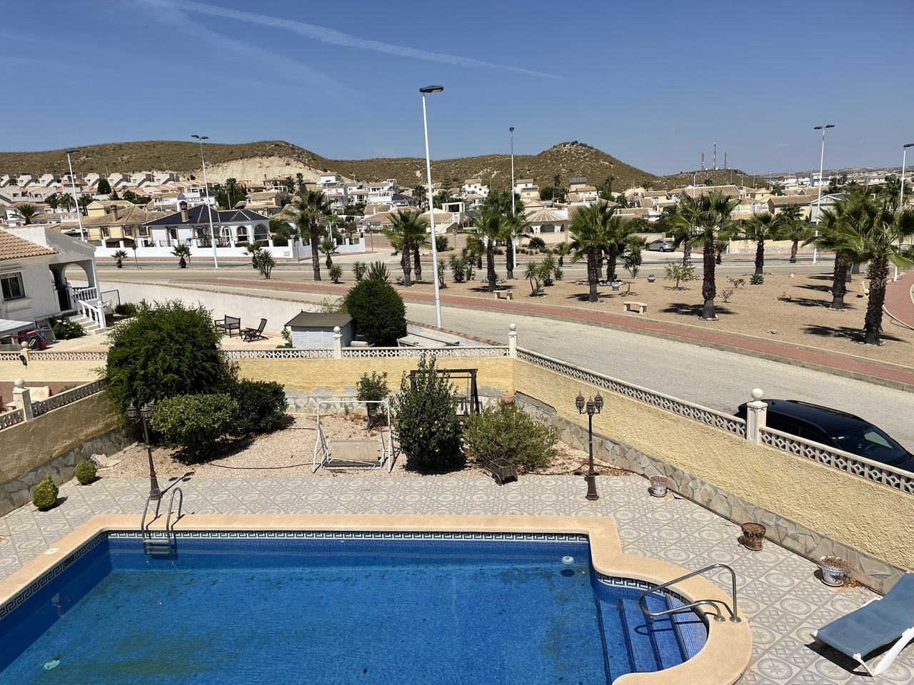 Pool area in villa for sale in Camposol