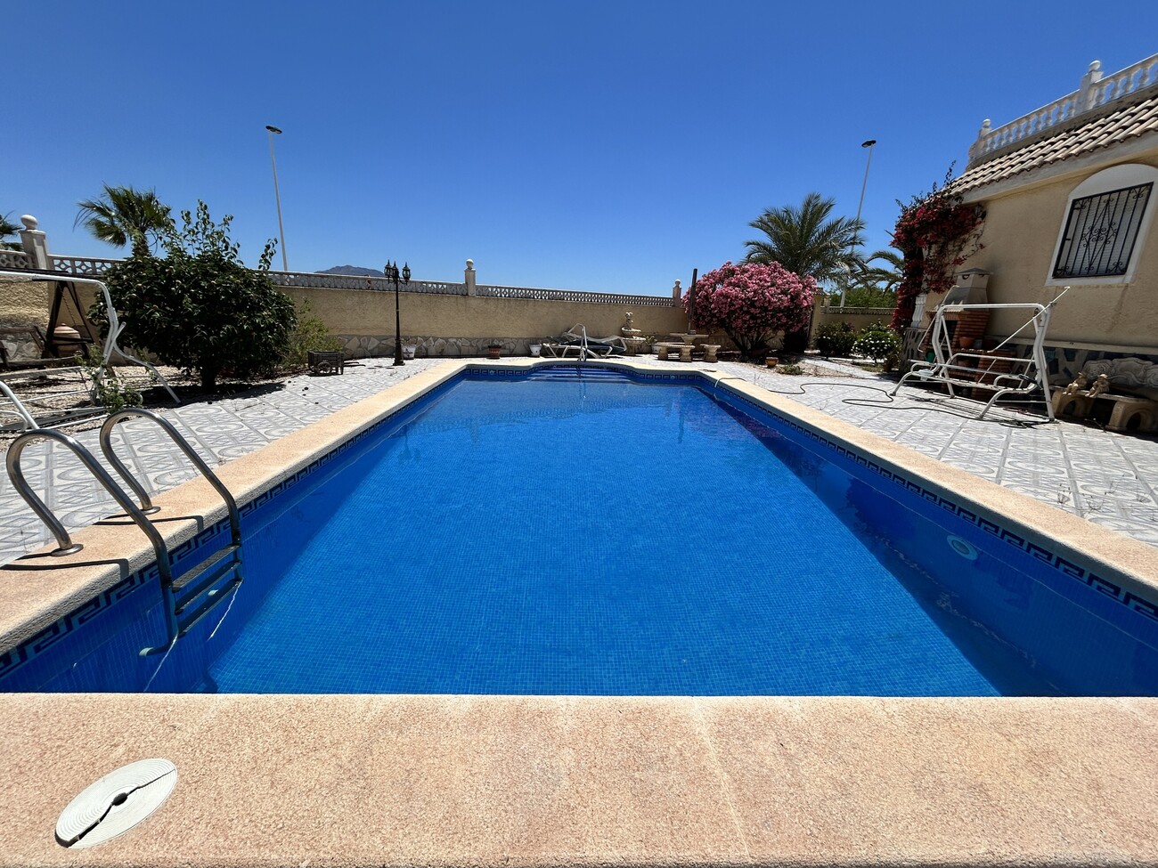 Bedroom in villa for sale in Camposol