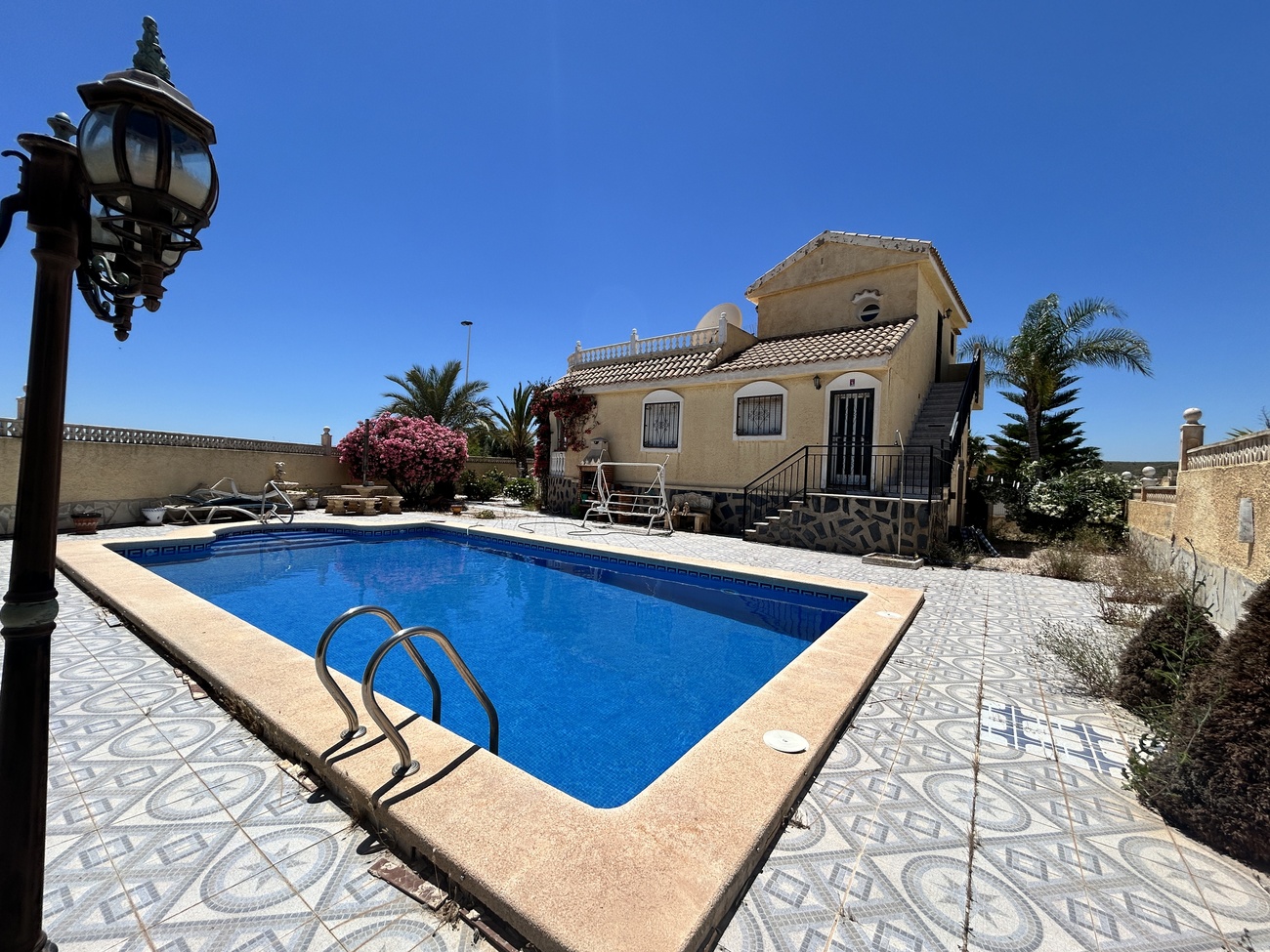 Exterior view in villa for sale in Camposol