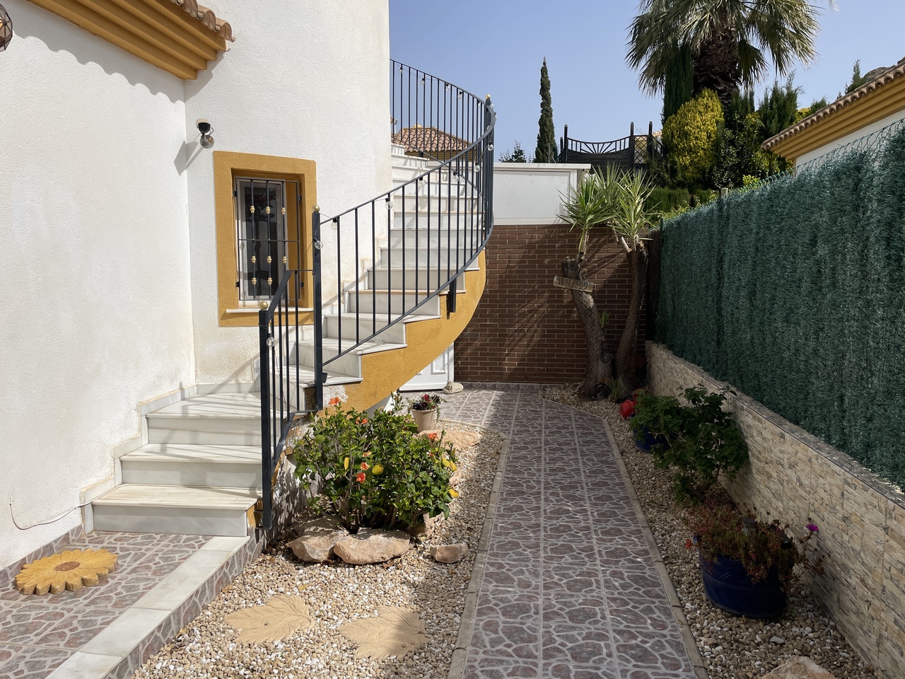 Garden in villa for sale in Mazarron Country Club