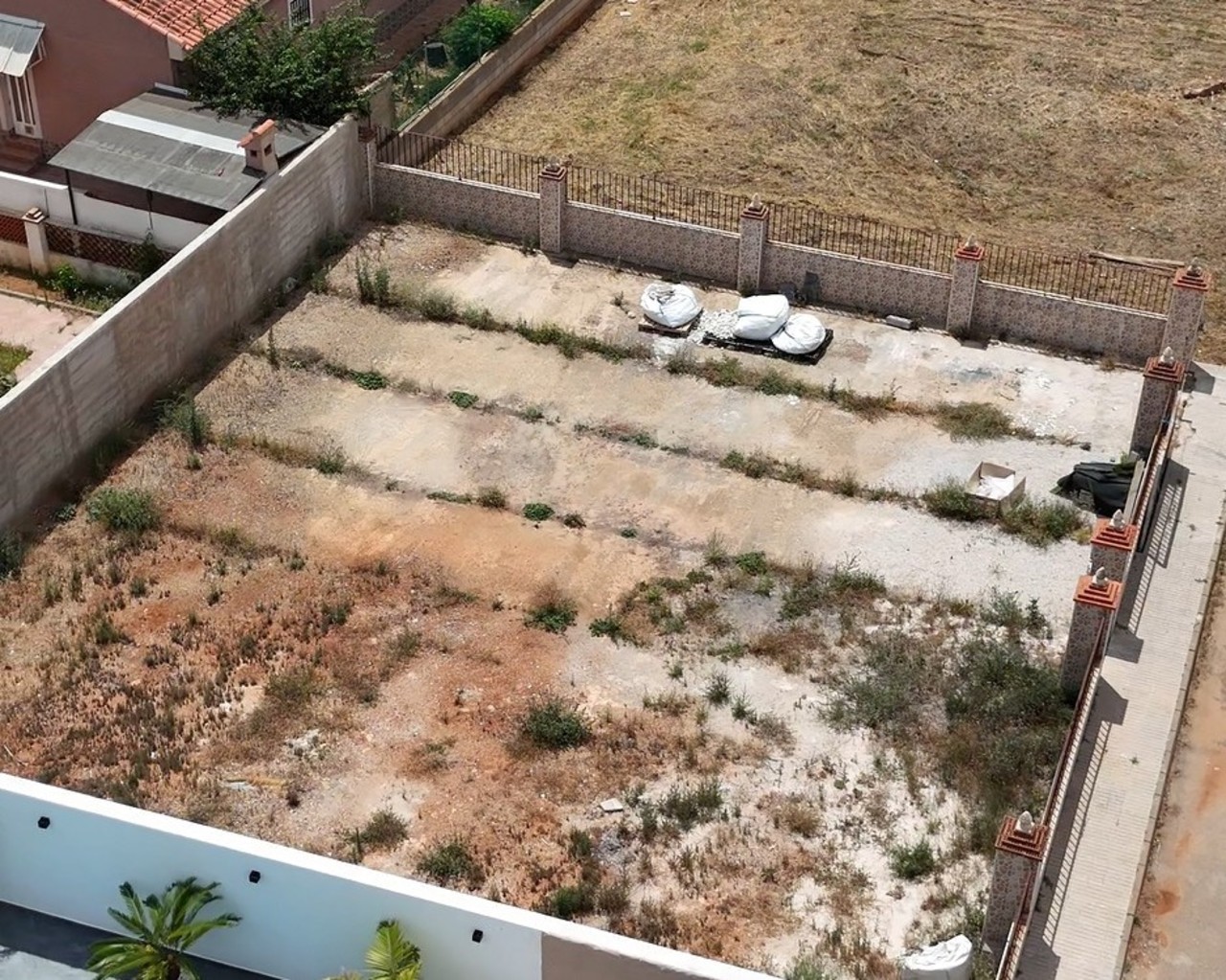 Lyxig tomt i Torrevieja med havsutsikt