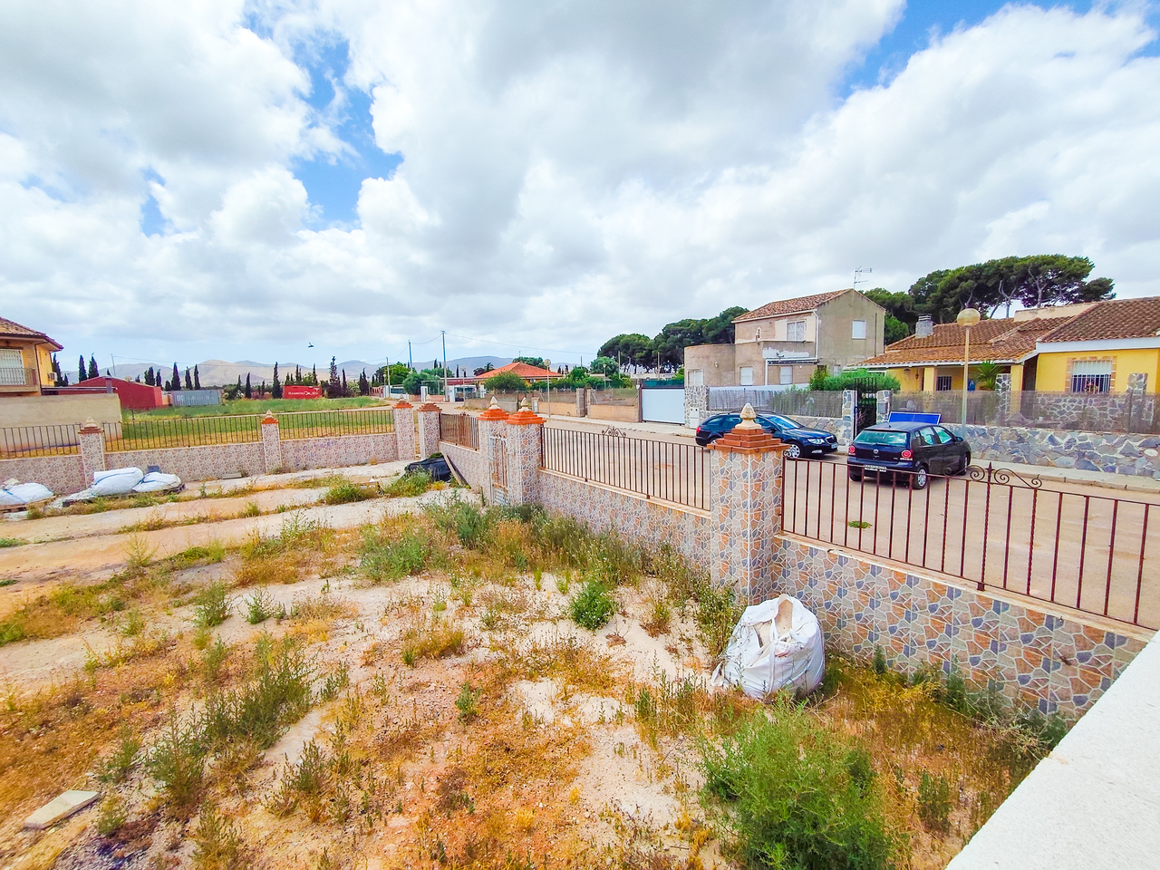 Lyxig tomt i Torrevieja med havsutsikt