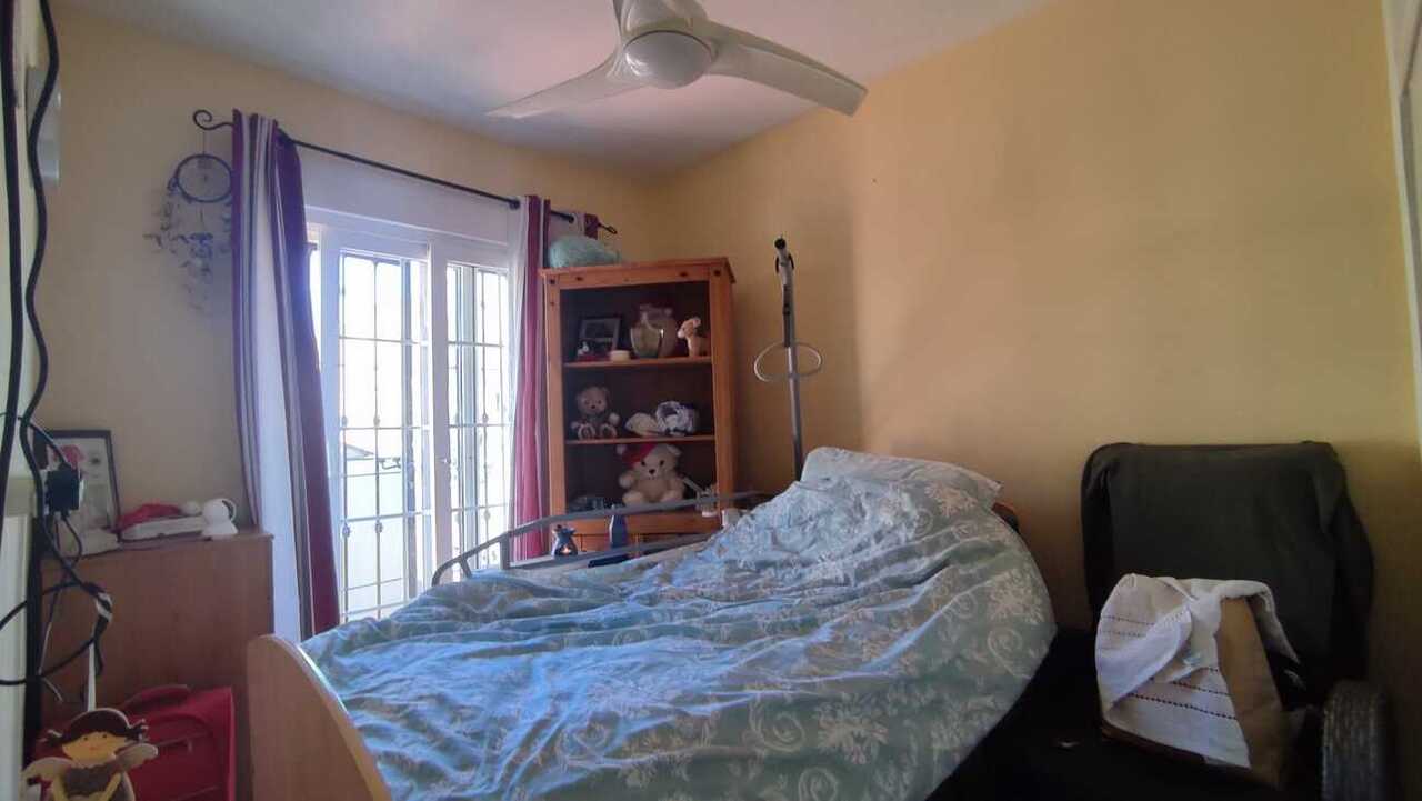 Master bedroom in terraced for sale in Playa Flamenca