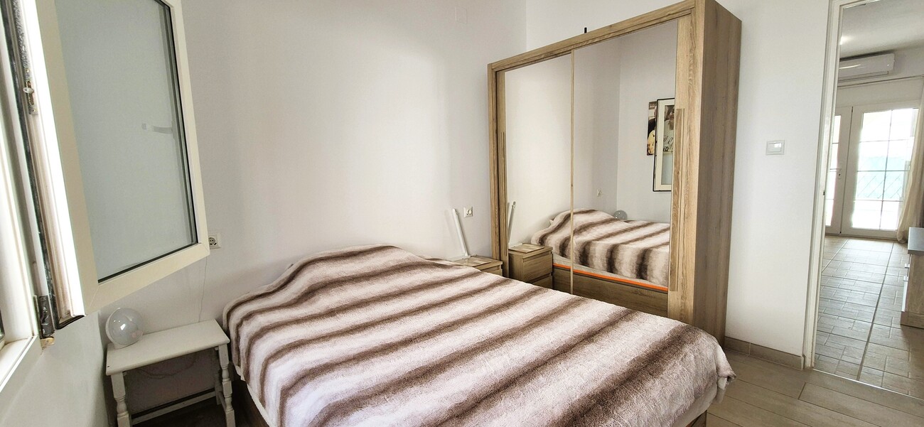 Master bedroom in bungalow for sale in Blue Lagoon