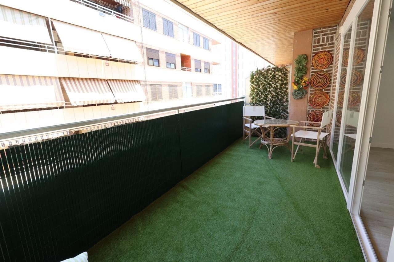 Terrace in apartment for sale in Torrevieja