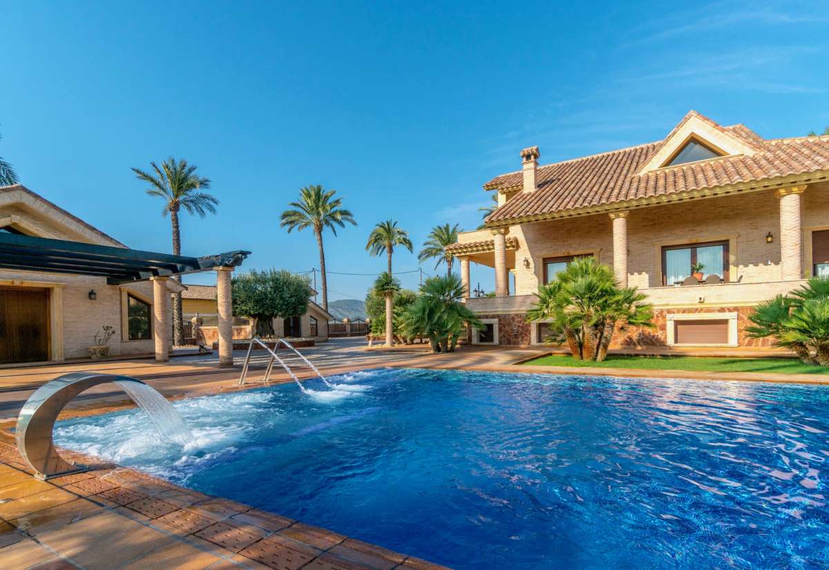 Master bedroom in villa for sale in Molins