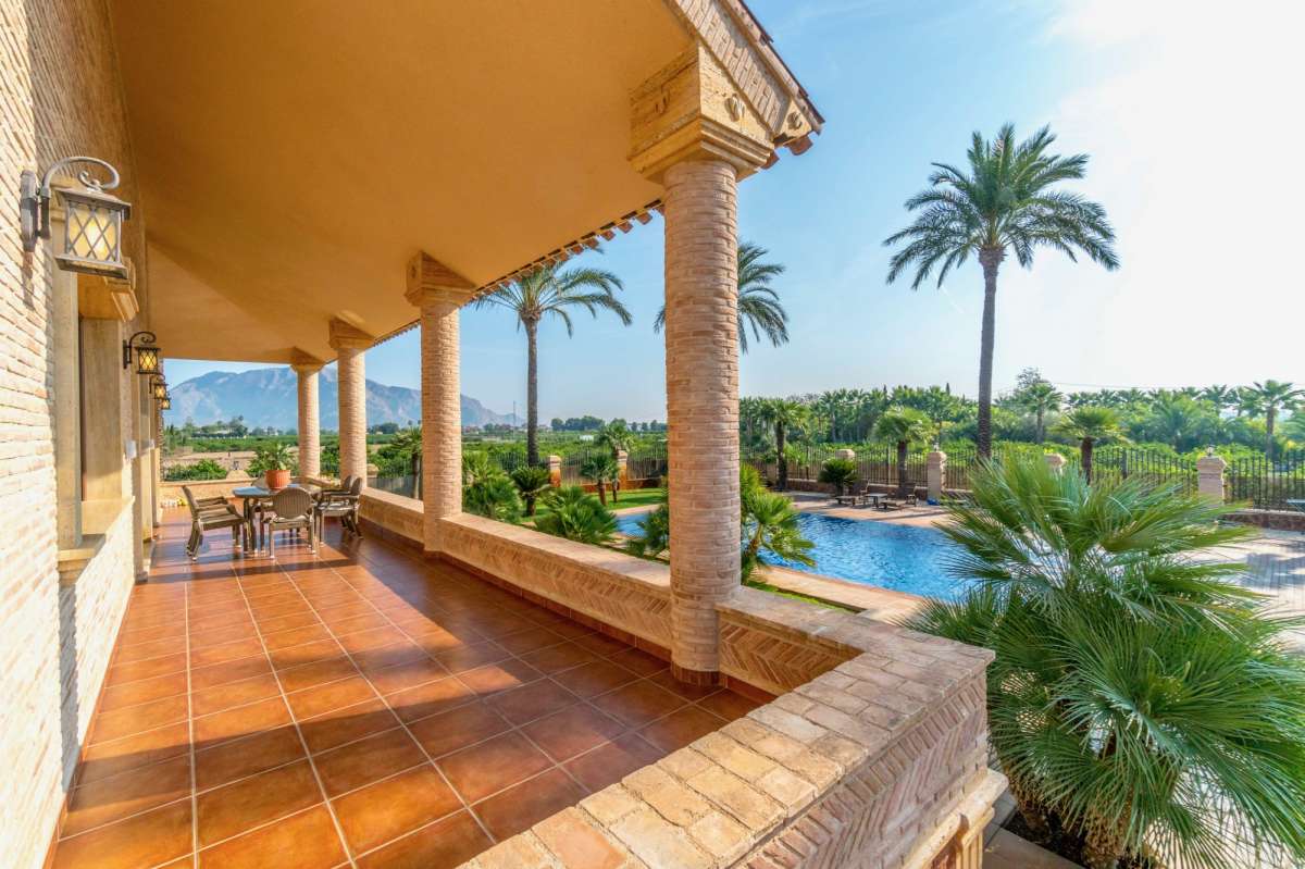 Pool area in villa for sale in Molins
