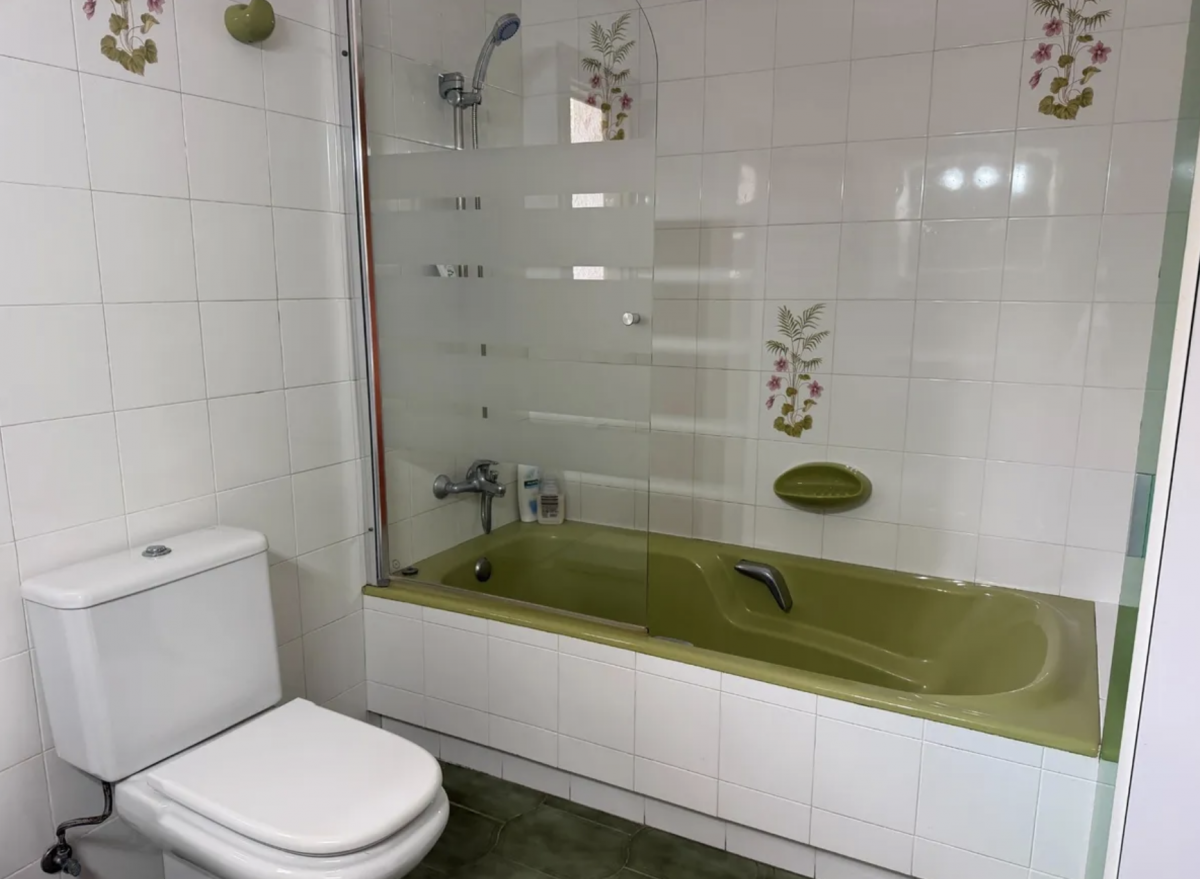 Bedroom in villa for sale in Balcon al Mar
